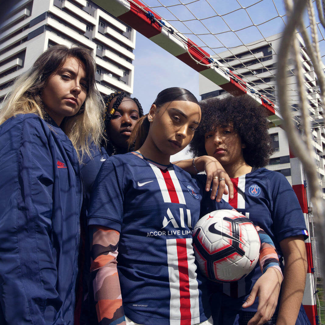 Paris Saint-Germain Brings Back Historic Stripe