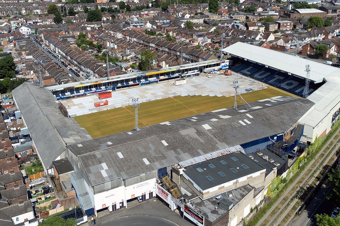 a-love-letter-to-kenny-luton-town-stadium-cult-kits