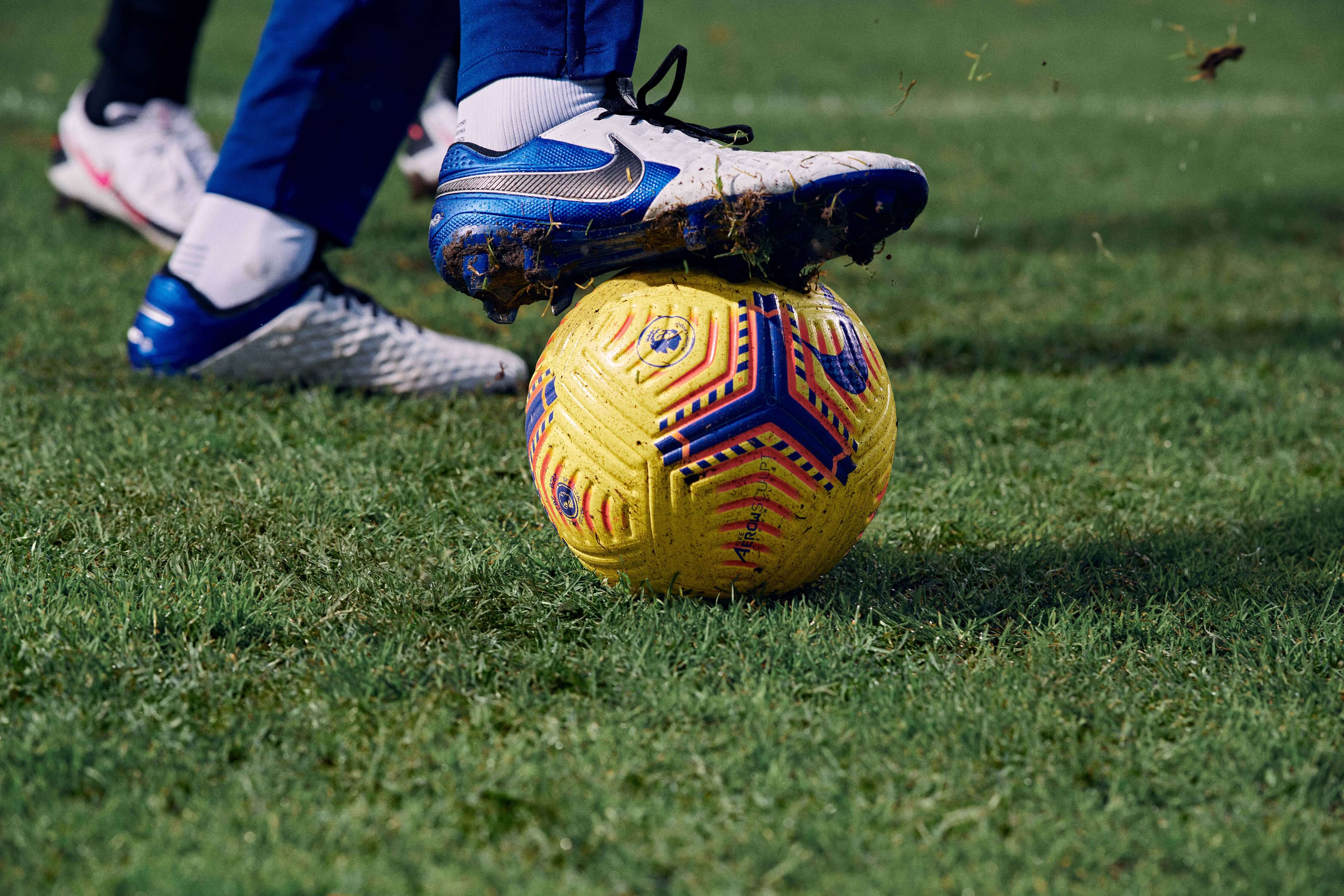 NIKE INTRODUCES THE NEW PREMIER LEAGUE HI-VIS FLIGHT BALL