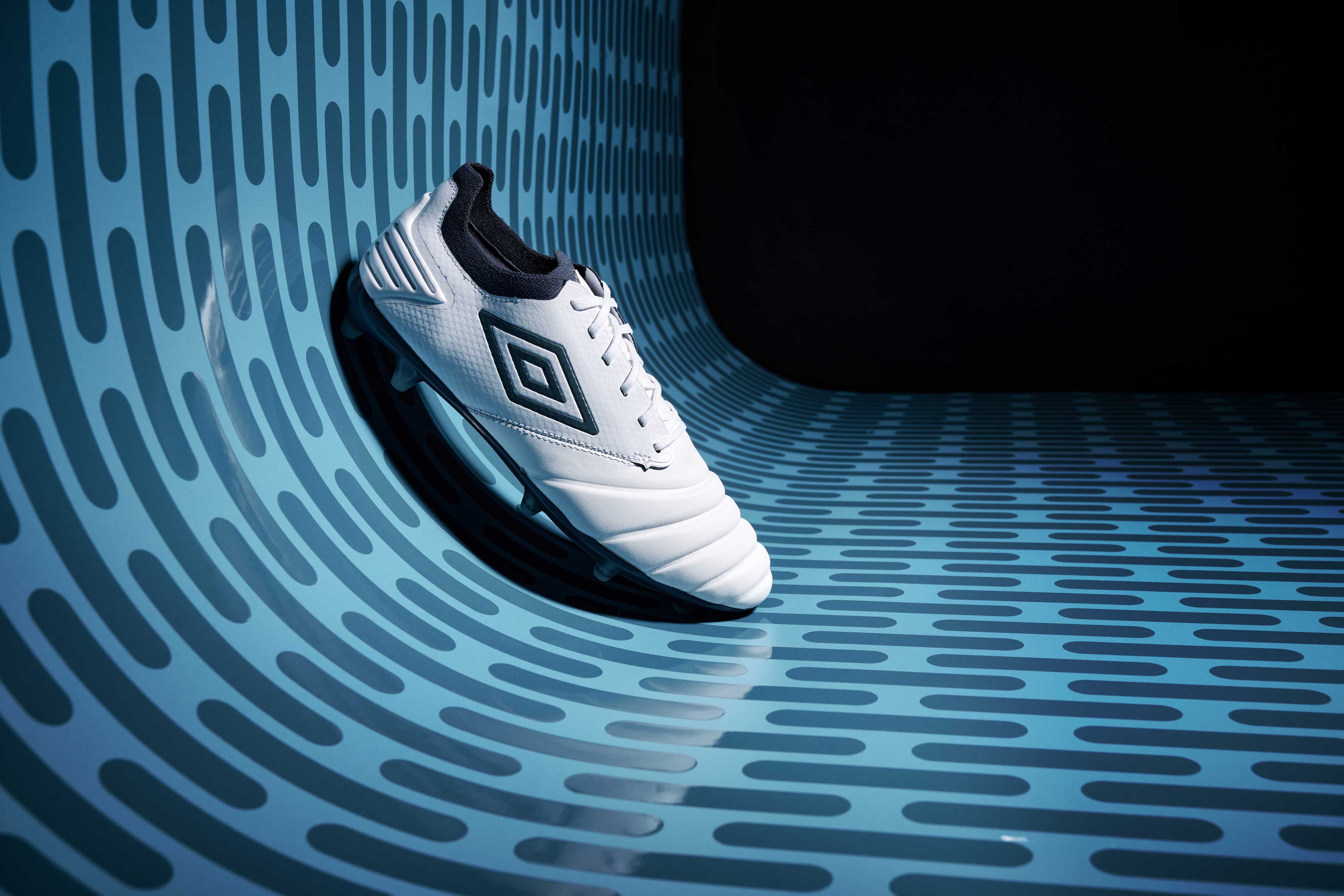 UMBRO LAUNCHES NEW TOCCO & VELOCITA 6