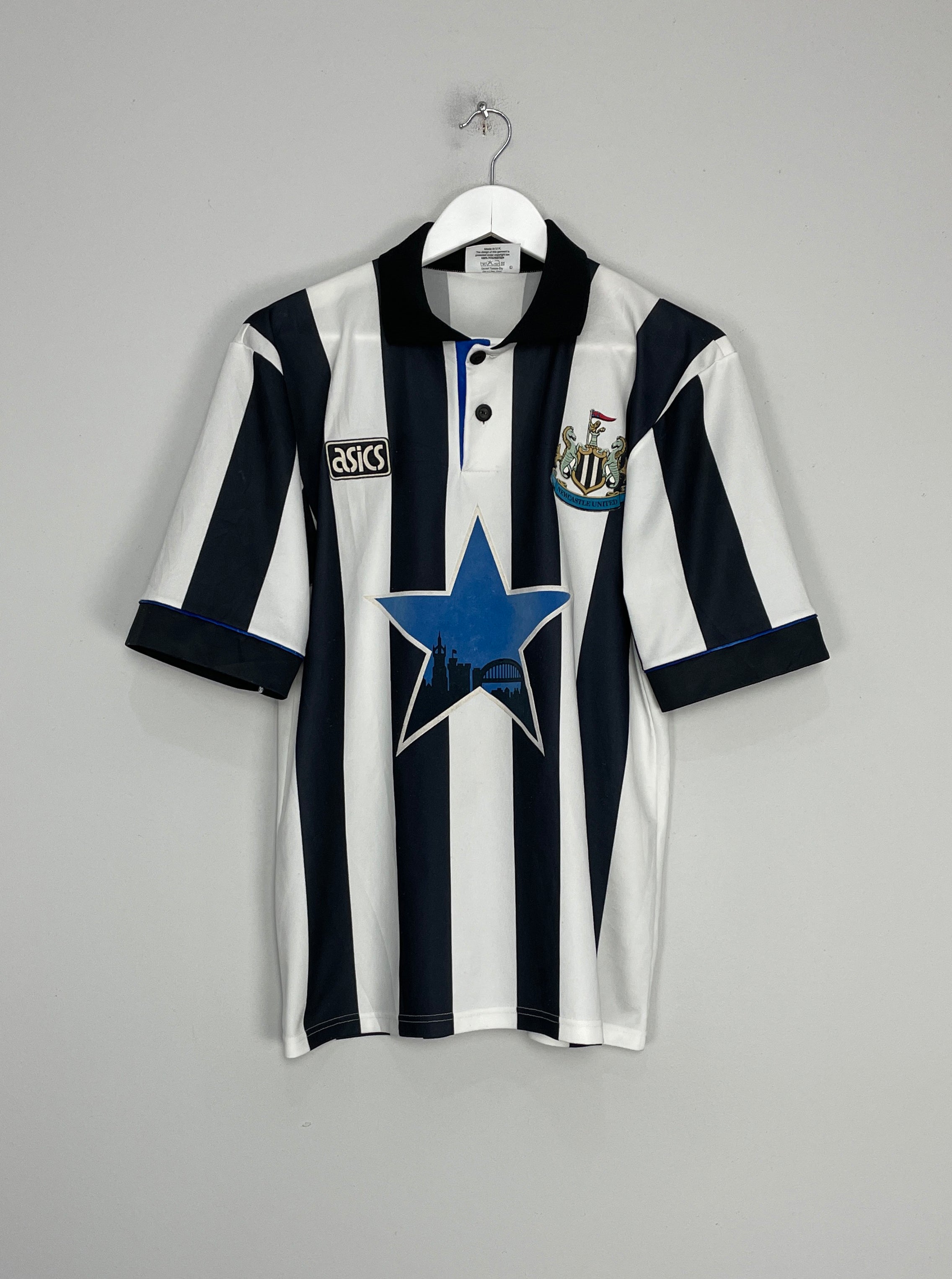 Image of the Newcastle United shirt from the 1993/95 season