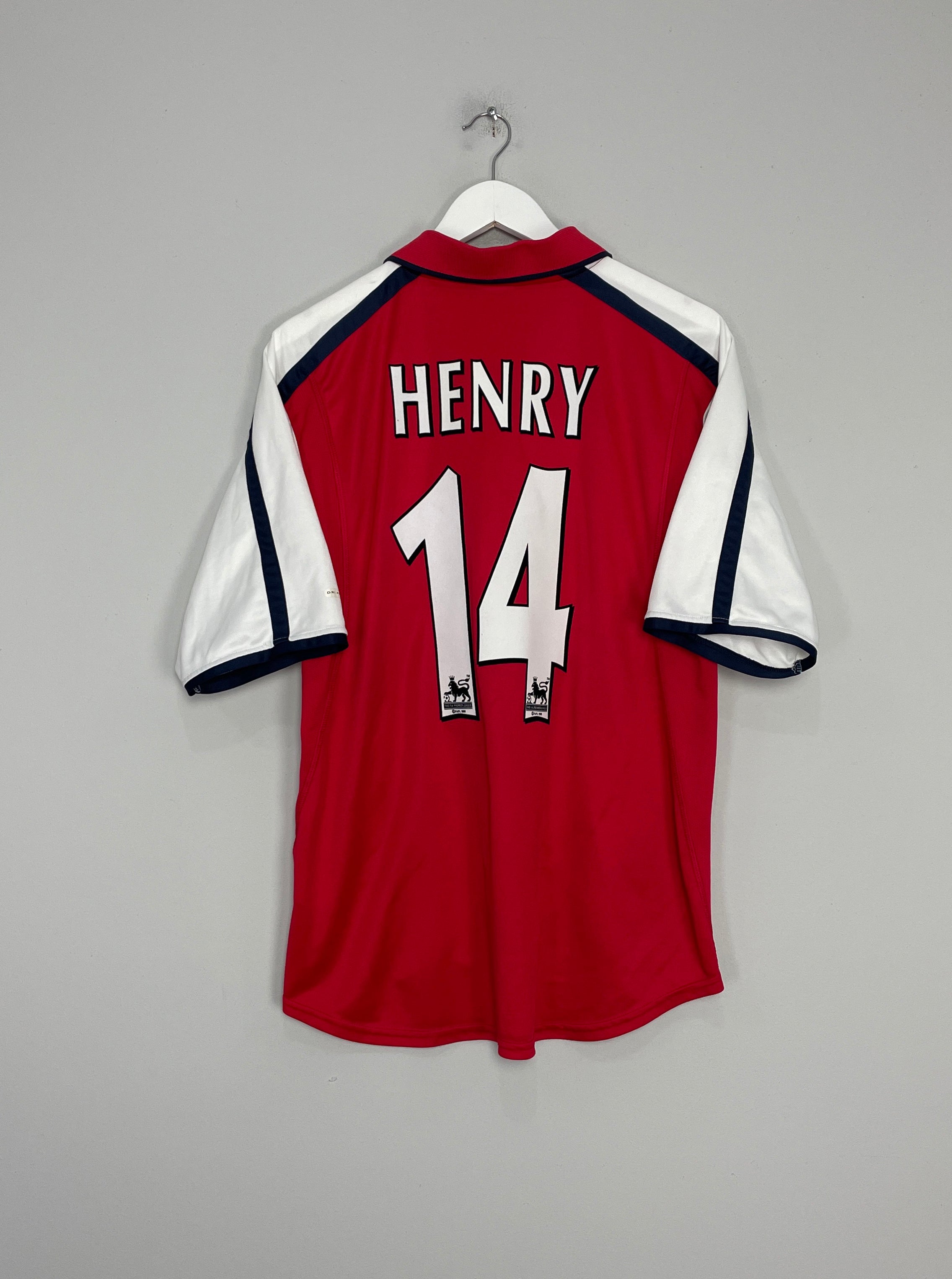 Image of the Arsenal Henry shirt from the 2000/02 season