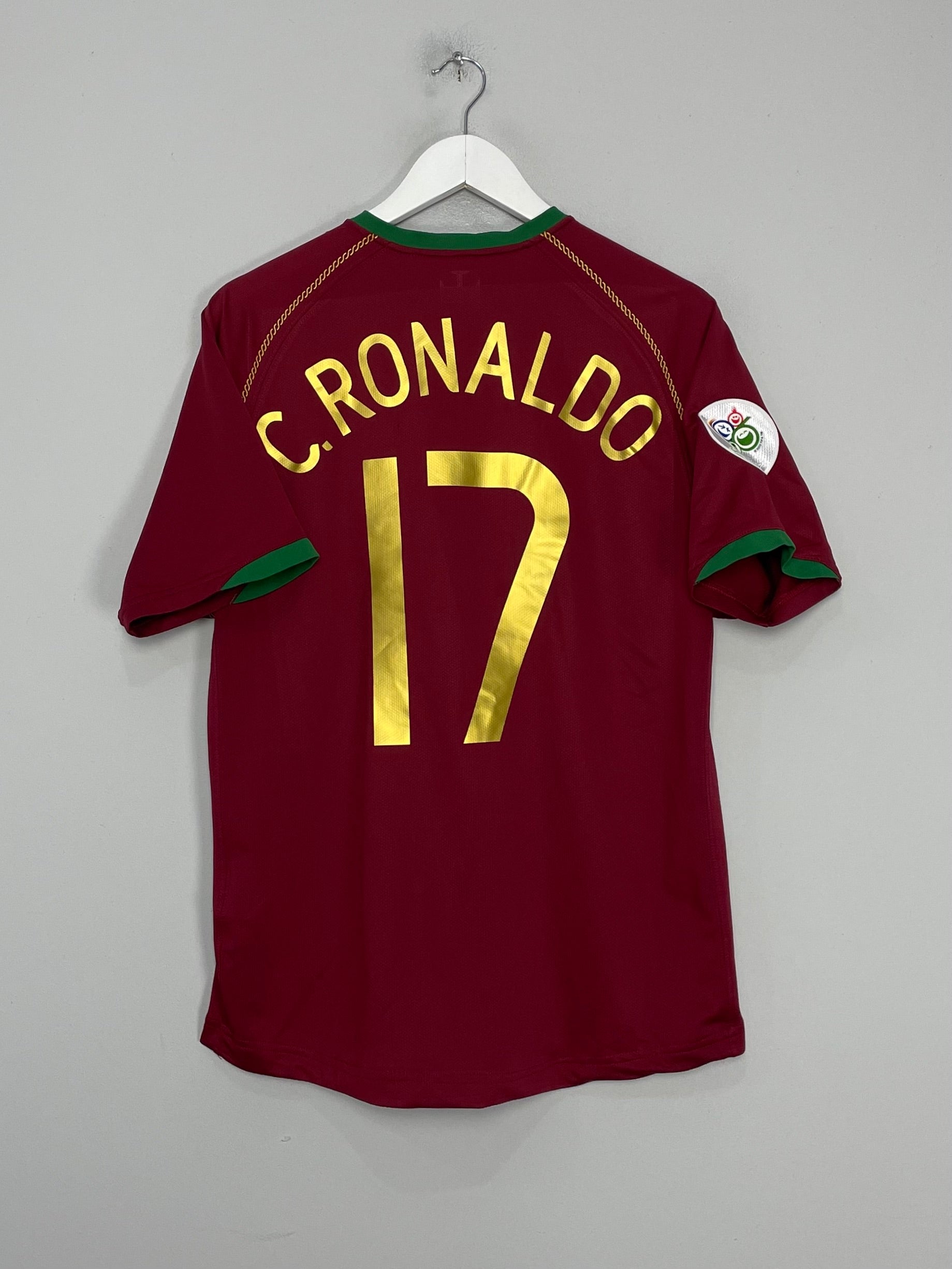 2006/08 PORTUGAL C.RONALDO #17 HOME SHIRT (M) NIKE