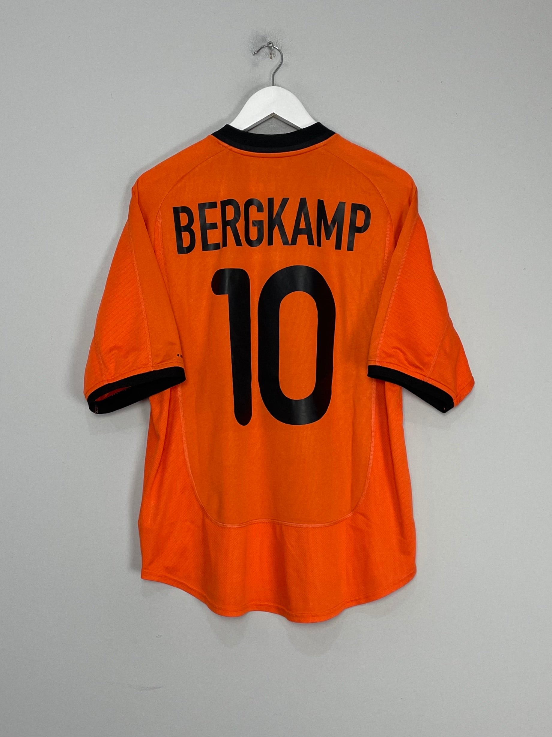 2000/02 NETHERLANDS BERGKAMP #10 HOME SHIRT (L) NIKE