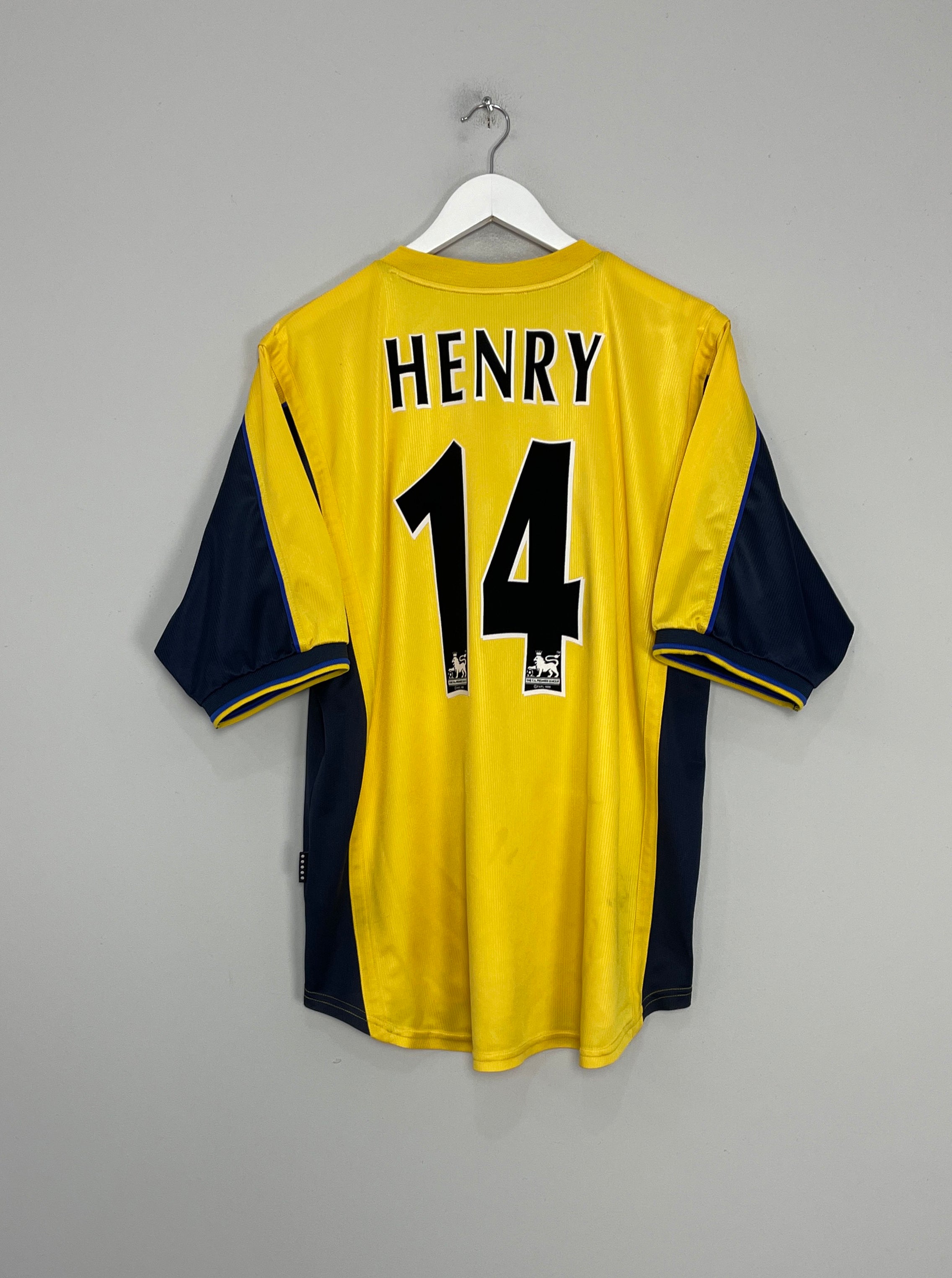 Image of the Arsenal Henry shirt from the 1999/01 season