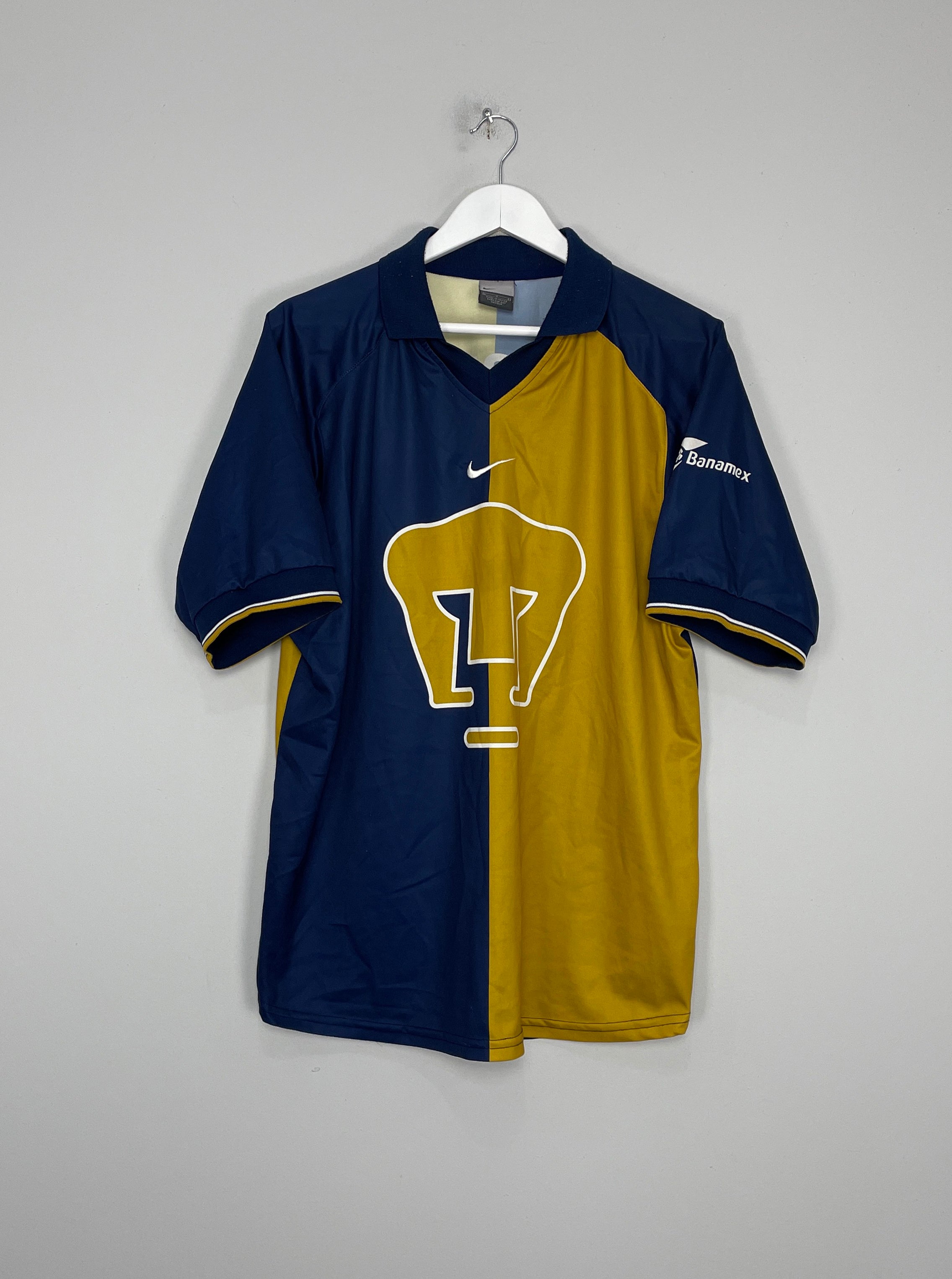 Image of the Unam Pumas shirt from the 2001/02 season