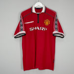 Image of the Manchester United shirt from the 1998/00 season