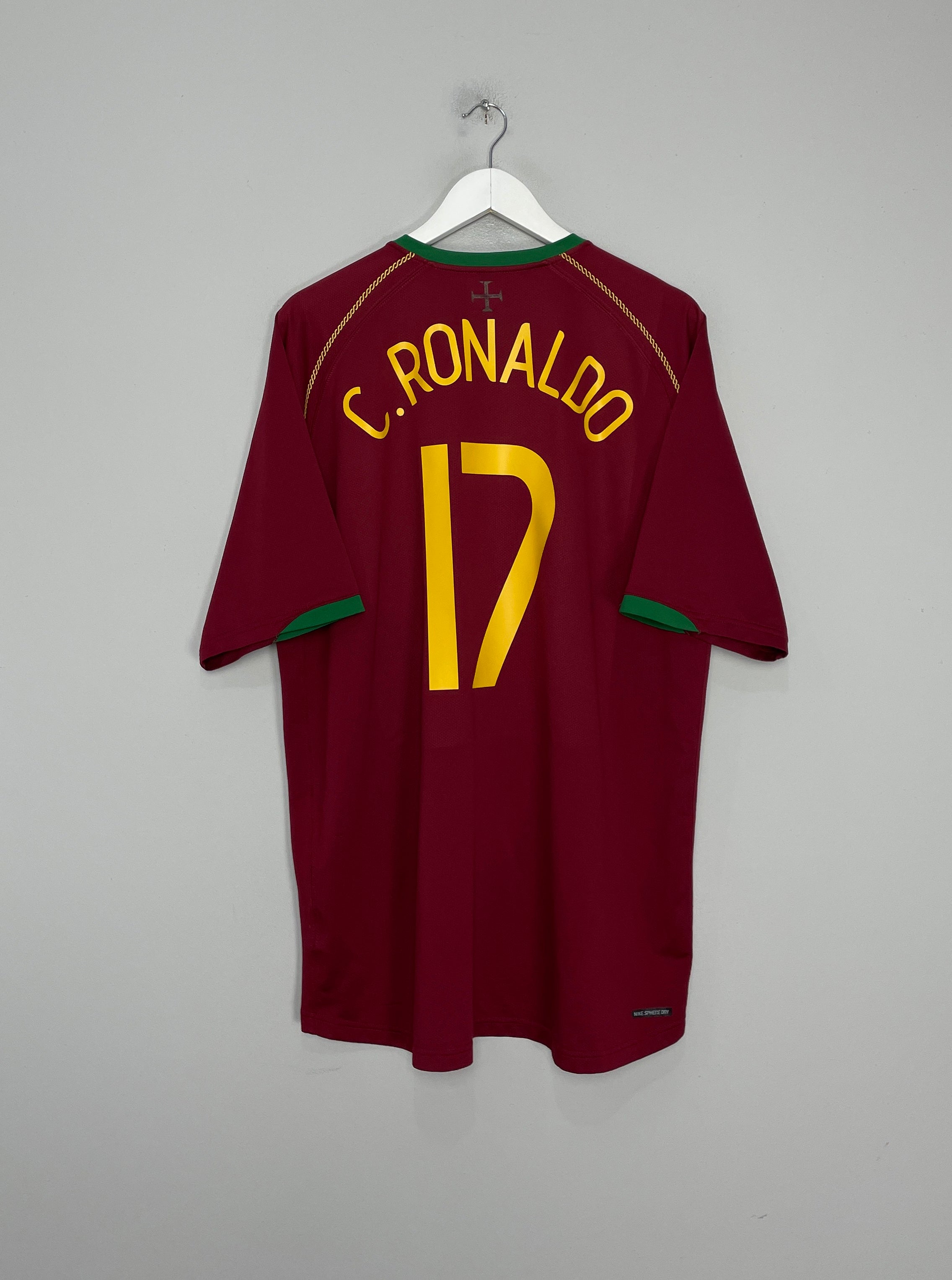 2006/07 PORTUGAL C.RONALDO #17 HOME SHIRT (XL) NIKE