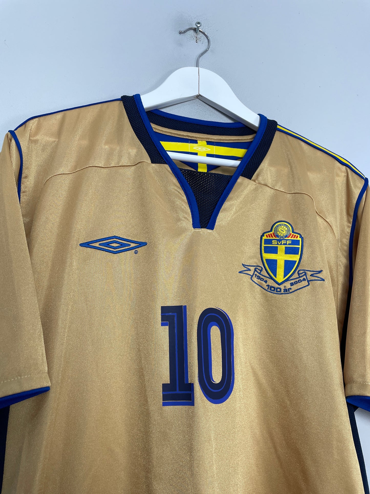 CULT KITS - 2004/05 SWEDEN IBRAHIMOVIC #10 *CENTENARY* AWAY SHIRT (XL ...