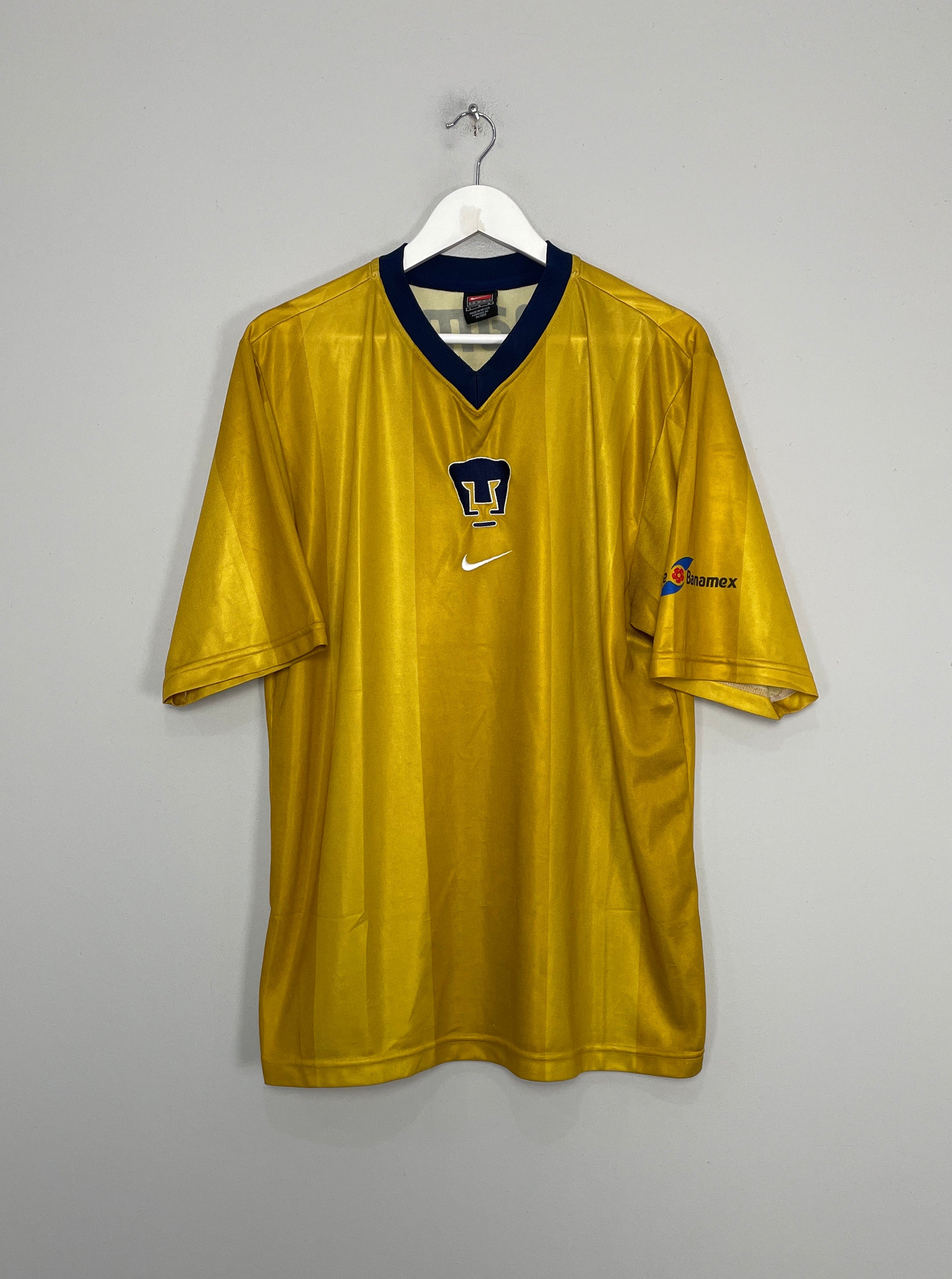 Image of the UNAM Pumas shirt from the 2000/01 season