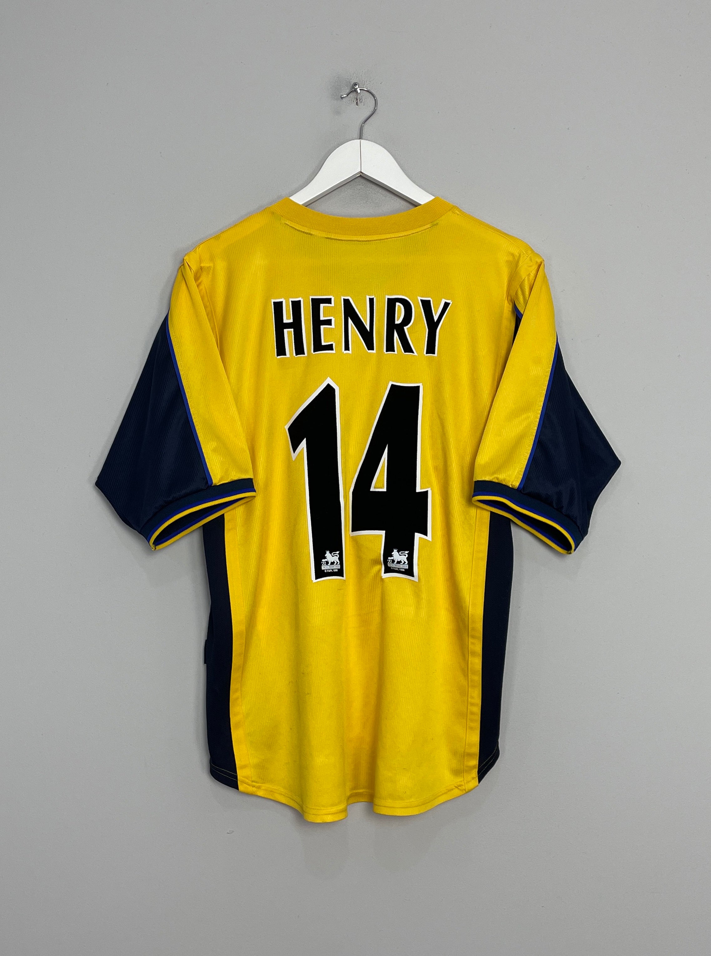 Image of the Arsenal Henry shirt from the 1999/01 season