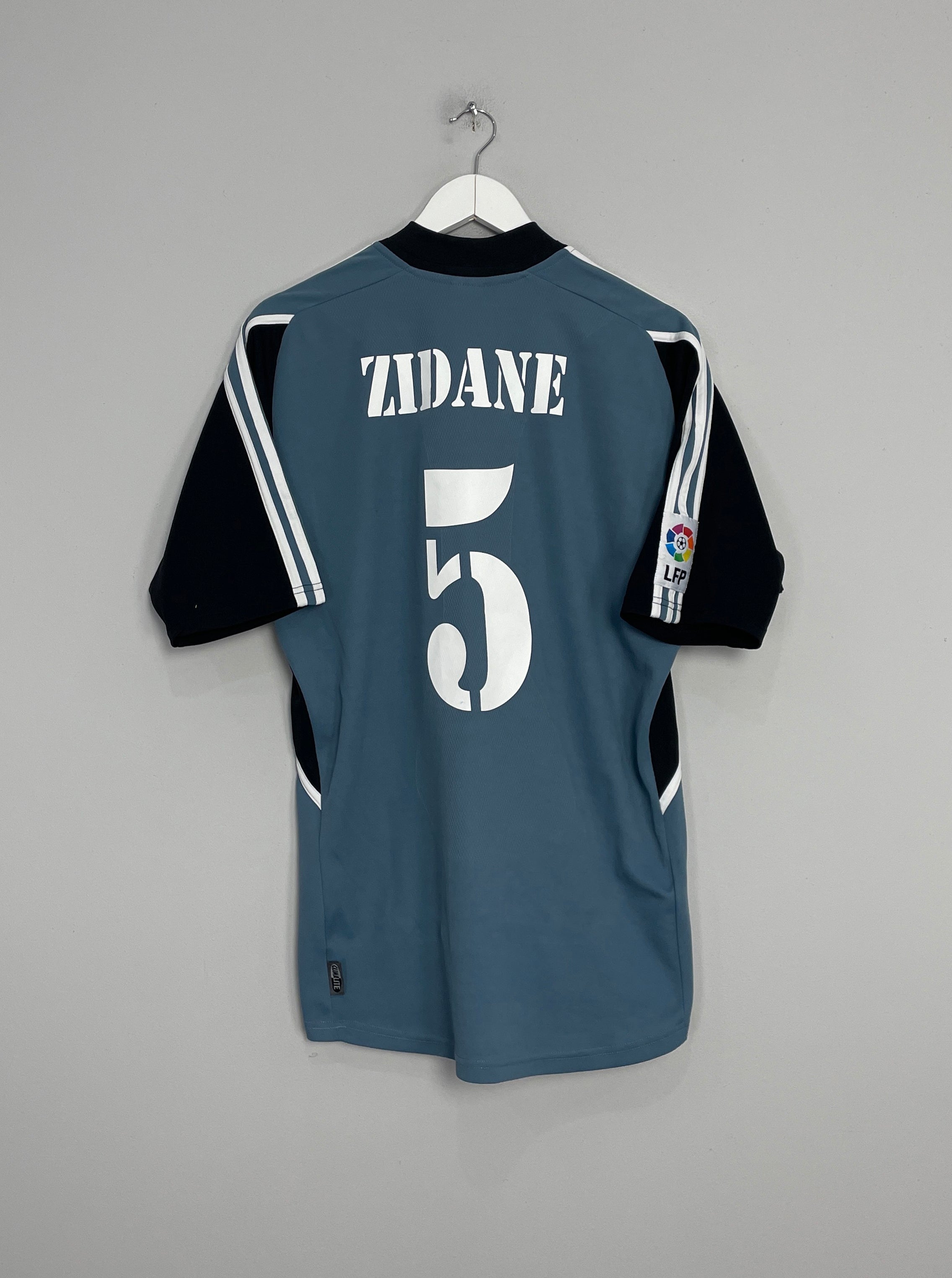 Image of the Real Madrid Zidane shirt from the 2001/02 season