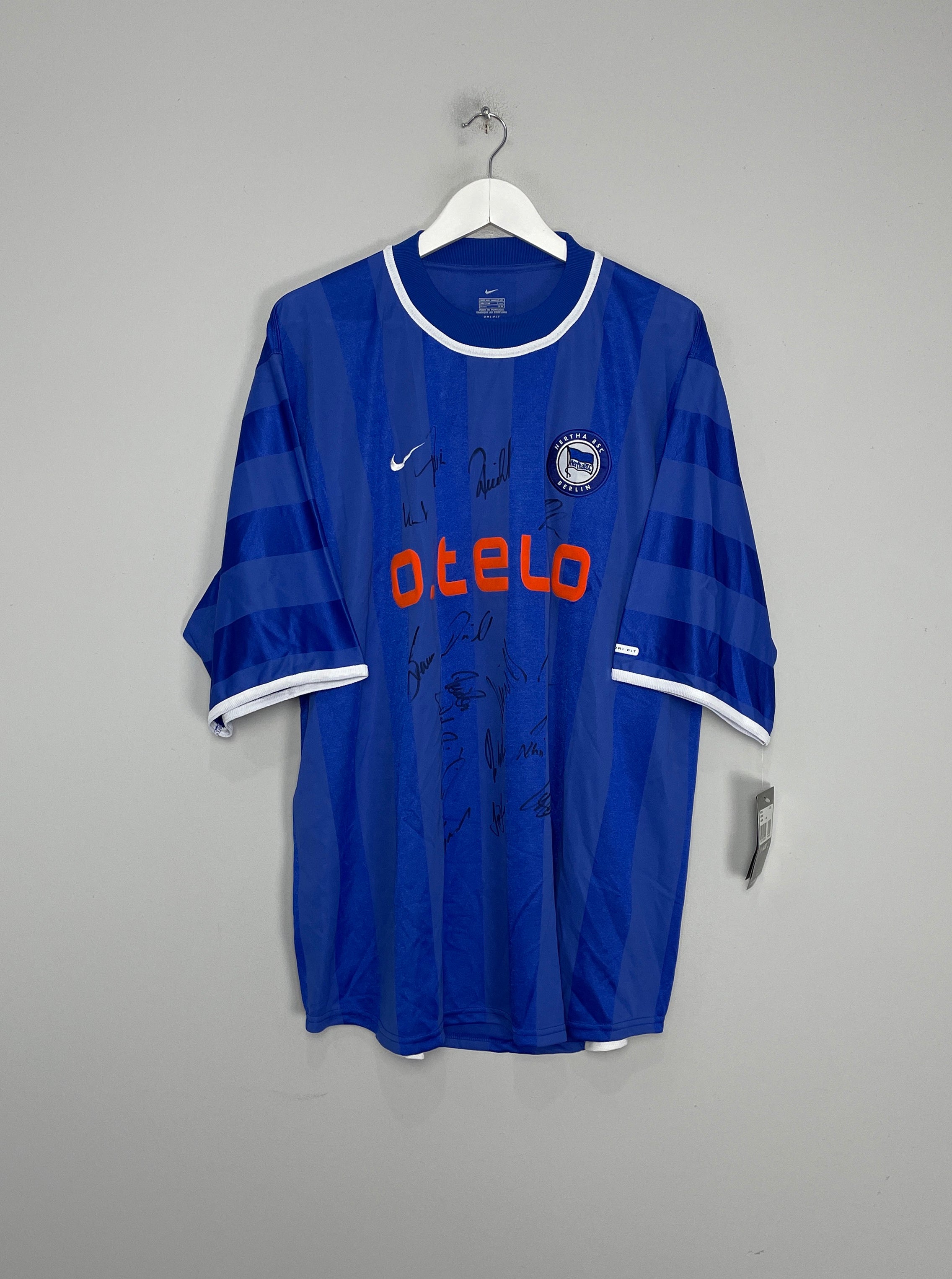 2000/01 HERTHA BERLIN *SQUAD SIGNED* BNWT HOME SHIRT (XXL) NIKE