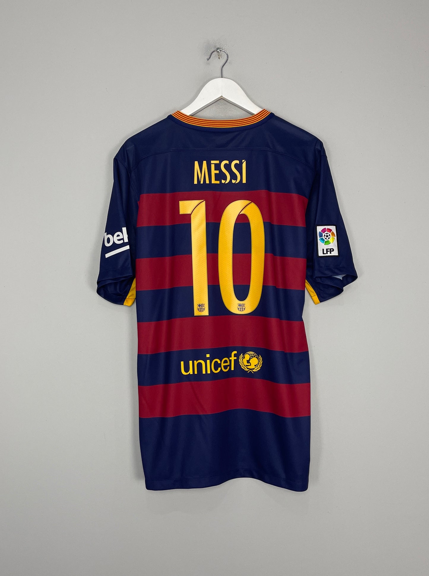 LIONEL MESSI - ARGENTINA AWAY SHIRT 2015-16 / UK Football Store