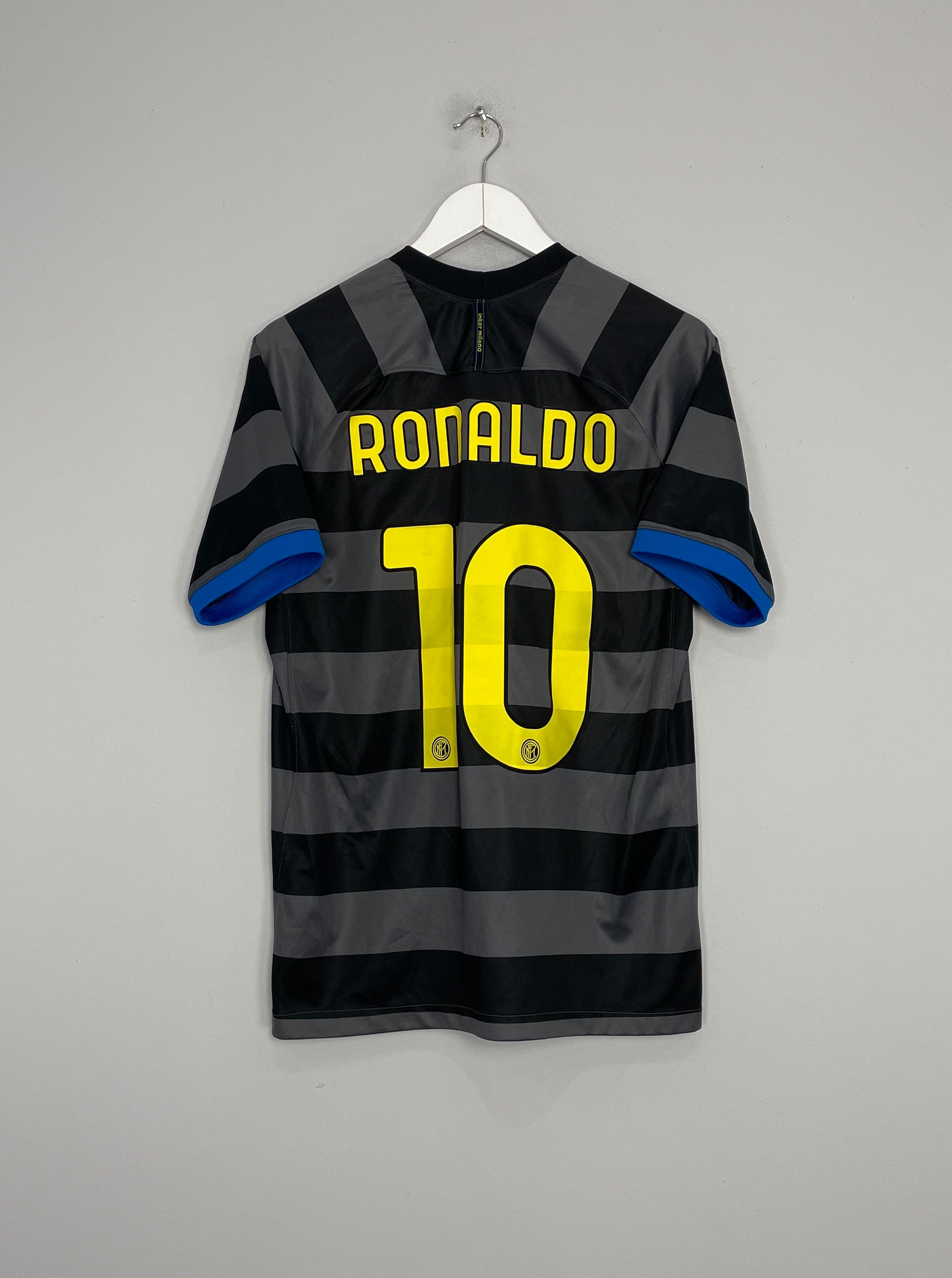 Image of the Ronaldo Inter Milan shirt from the 2020/21 season