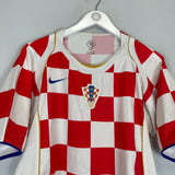 2004/06 CROATIA HOME SHIRT (M) NIKE