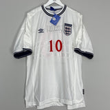 1999/01 ENGLAND OWEN #10 *BNWT* SIGNED HOME SHIRT (XXL) UMBRO