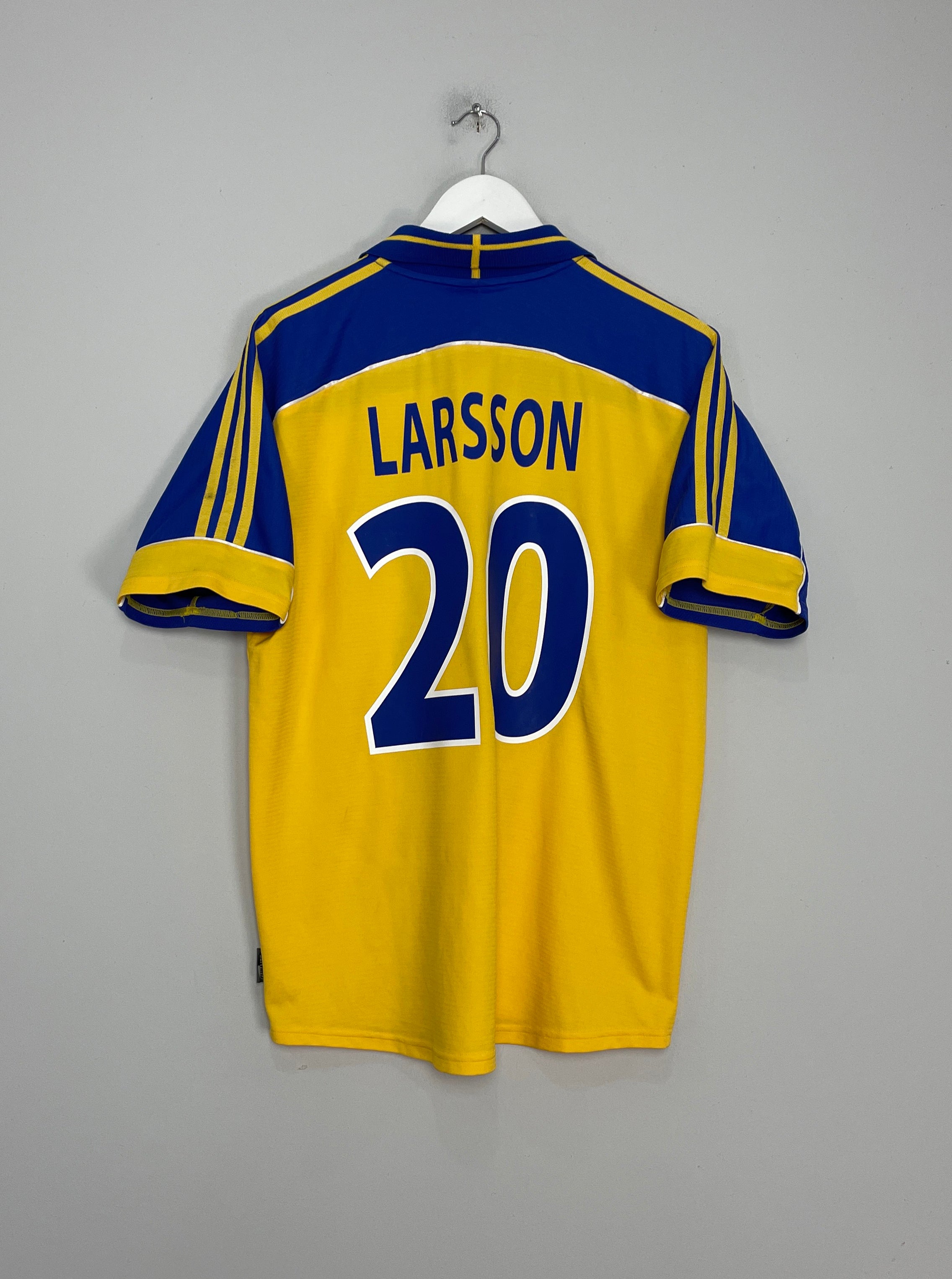 2000/02 SWEDEN LARSSON #20 HOME SHIRT (L) ADIDAS