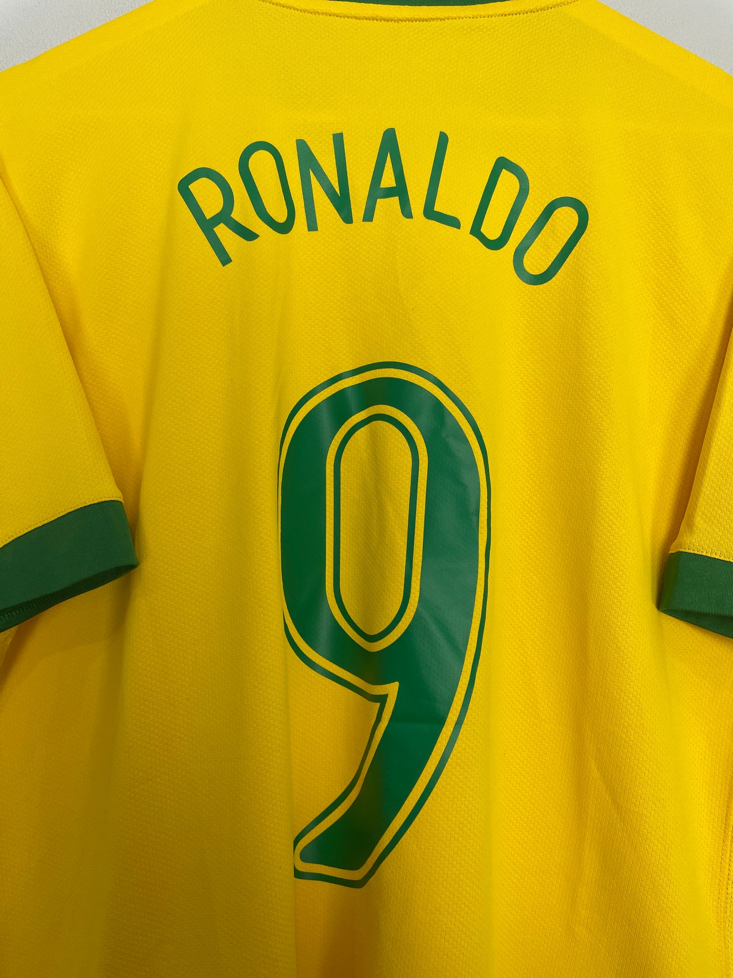 2006/08 BRAZIL RONALDO #9 HOME SHIRT (L) NIKE