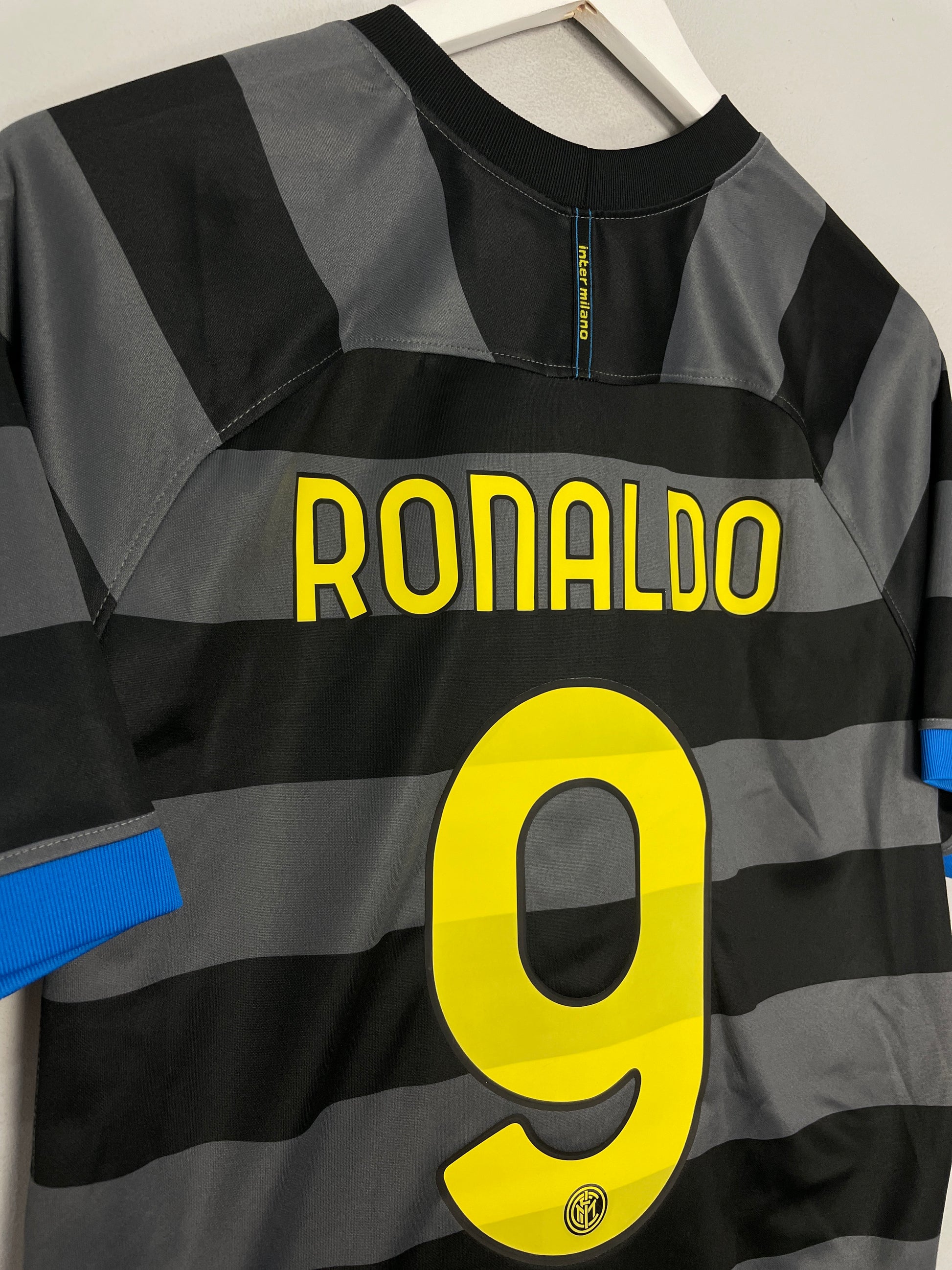 Vintage 9 Ronaldo Jersey 1997 1998 Inter Milan Jersey -   Sweden