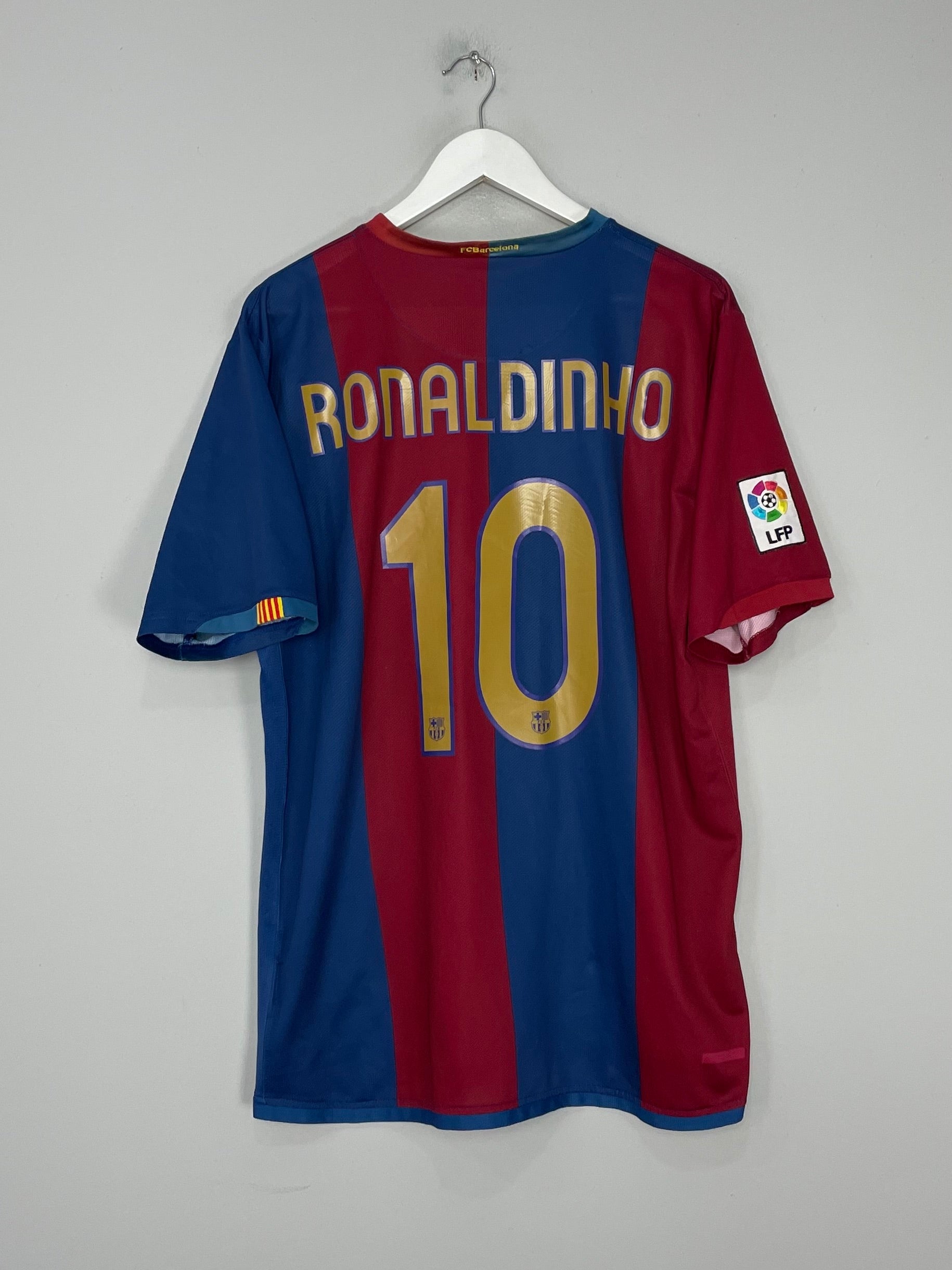 2006/07 BARCELONA RONALDINHO #10 HOME SHIRT (M) NIKE