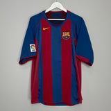 2004/05 BARCELONA RONALDINHO #10 HOME SHIRT (L) NIKE