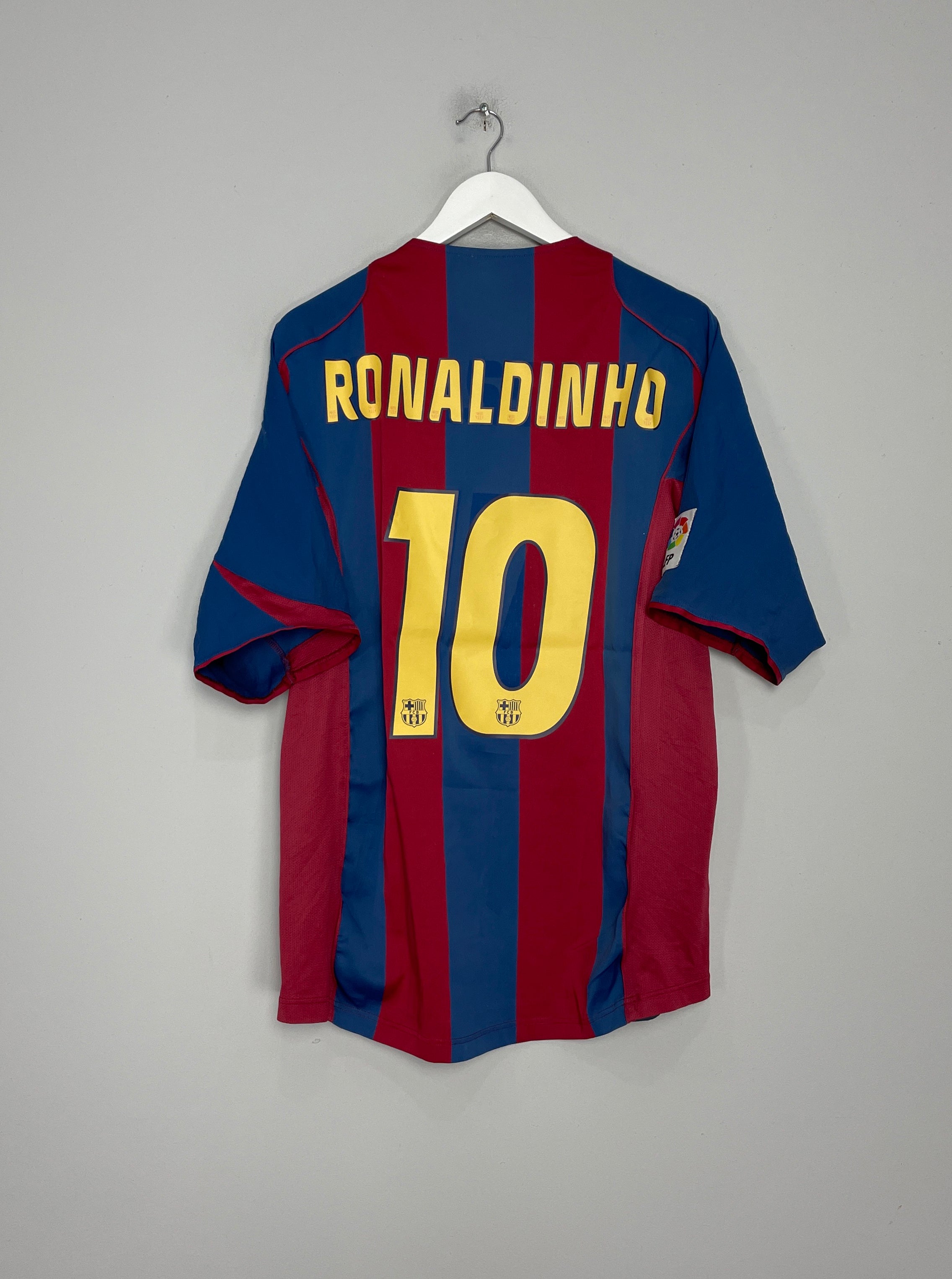 2004/05 BARCELONA RONALDINHO #10 HOME SHIRT (L) NIKE