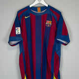 2005/06 BARCELONA RONALDINHO #10 HOME SHIRT (L) NIKE