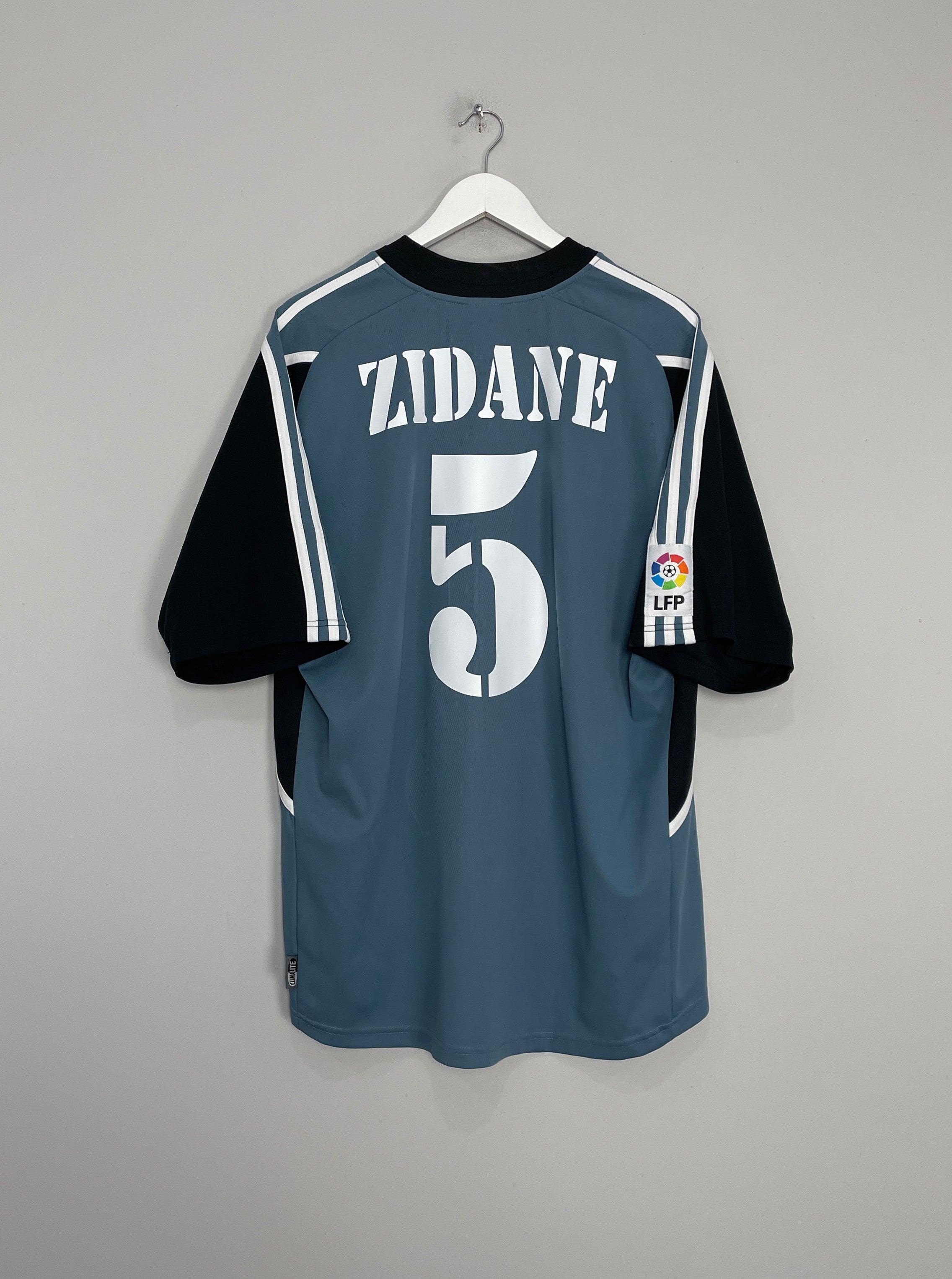 Image of the Real Madrid Zidane shirt from the 2001/02 season