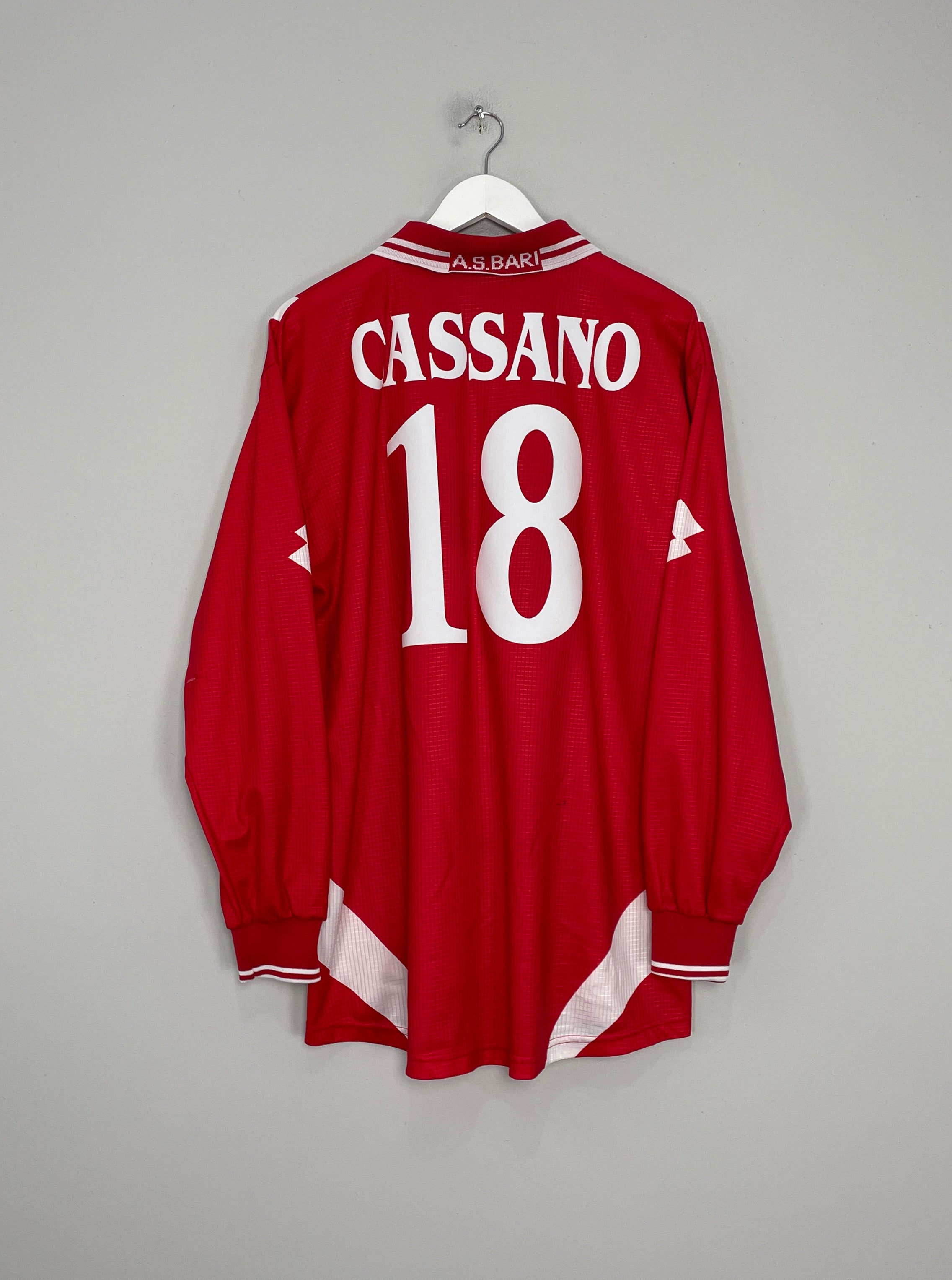 Image of the Bari Cassano shirt from the 2000/01 season