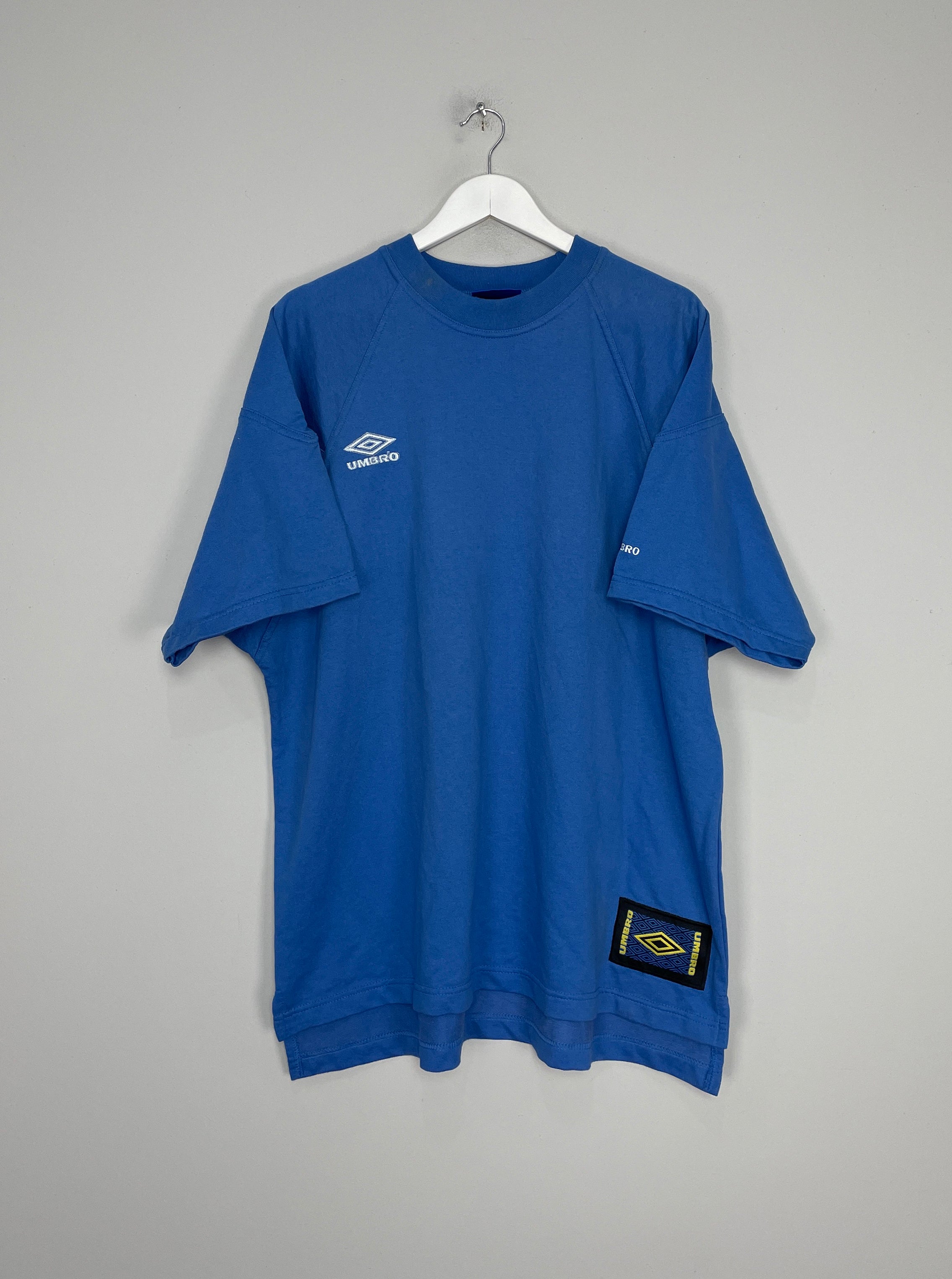 Image of the Umbro training shirt from 1998 season