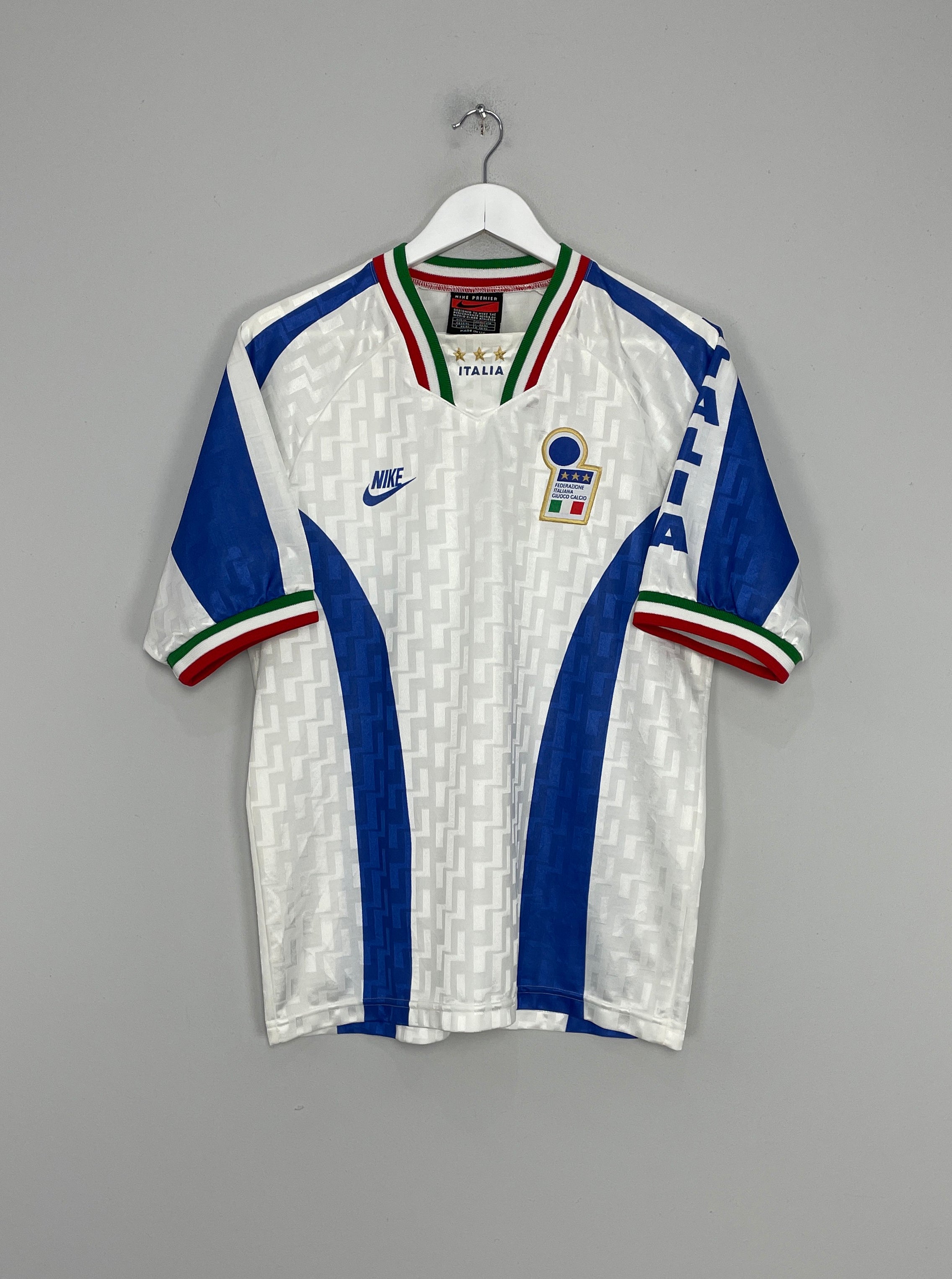 Image of the Italy training shirt from the 1996/97 season