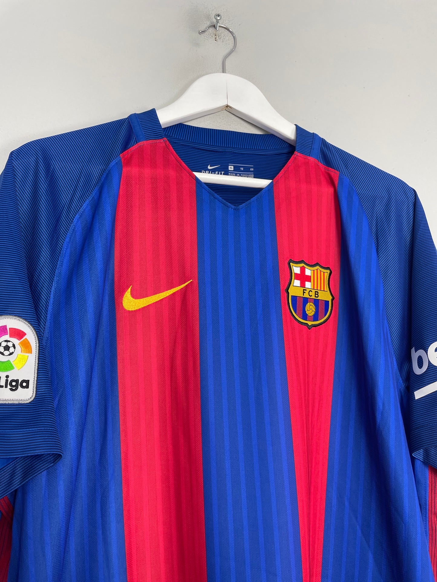 CULT KITS - 2016/17 BARCELONA MESSI #10 HOME SHIRT (XL) NIKE – Cult Kits