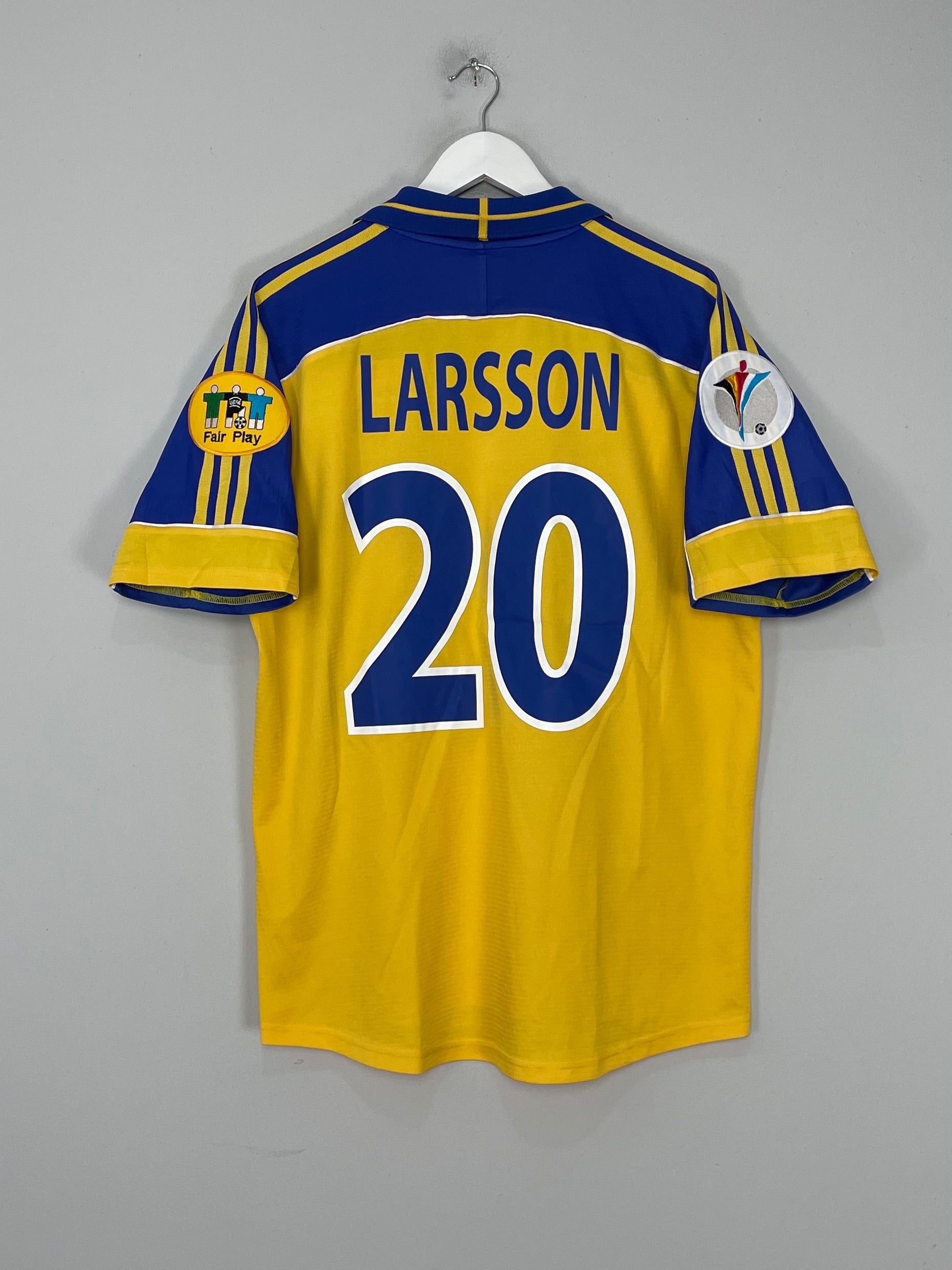 2000/02 SWEDEN LARSSON #20 HOME SHIRT (L) ADIDAS