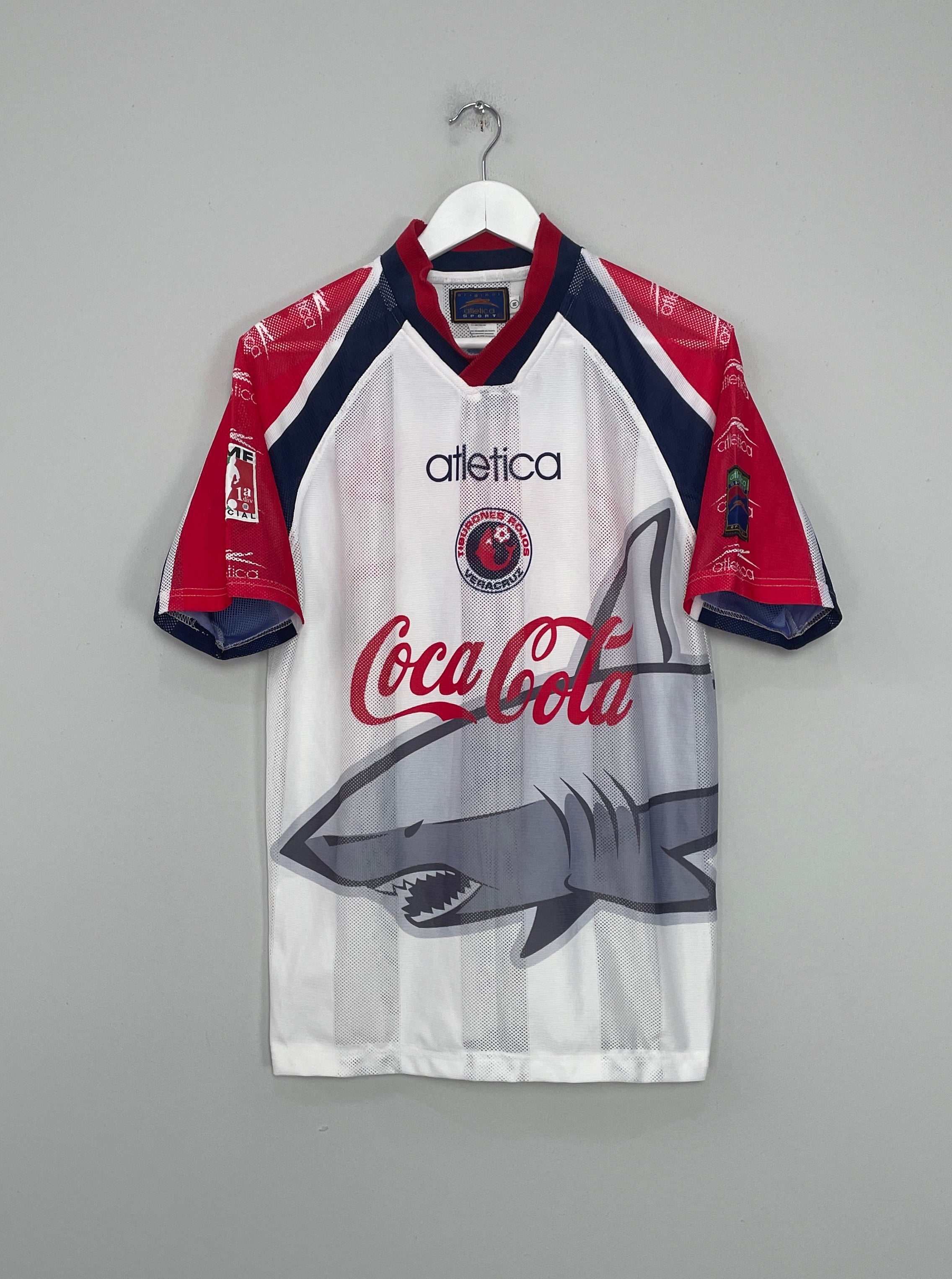 Image of the Tiburones Rojos shirt from the 1998/99 season