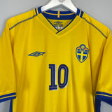 2003/05 SWEDEN IBRAHIMOVIC #10 HOME SHIRT (L) UMBRO