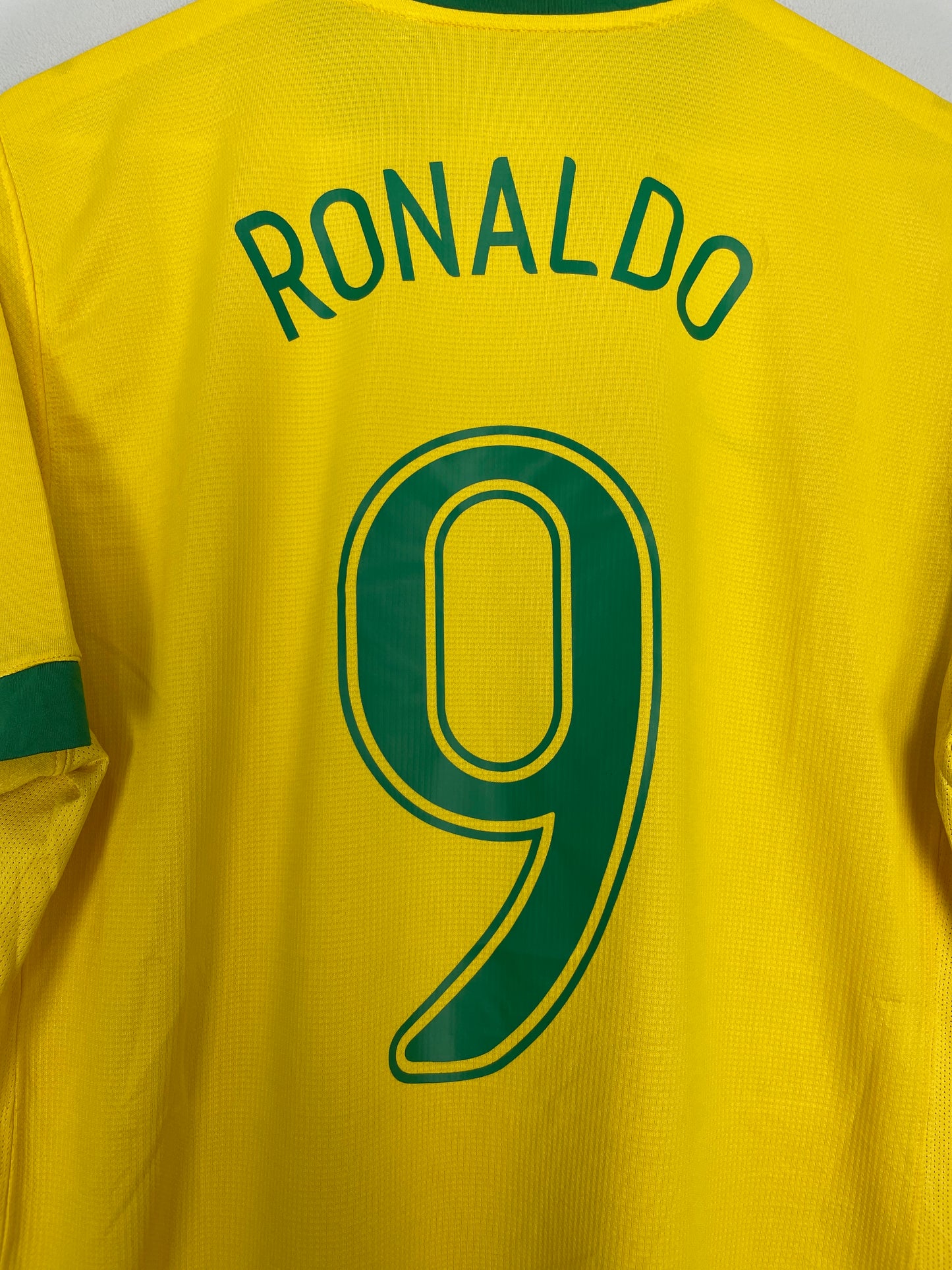 2006/08 BRAZIL RONALDO #9 HOME SHIRT (L) NIKE