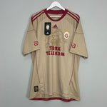 Image of the Galatasaray shirt from the 2010/11 season