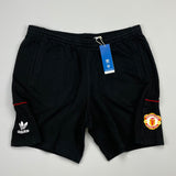 2021/22 MANCHESTER UNITED *BNWT* SHORTS (XL) ADIDAS ORIGINALS