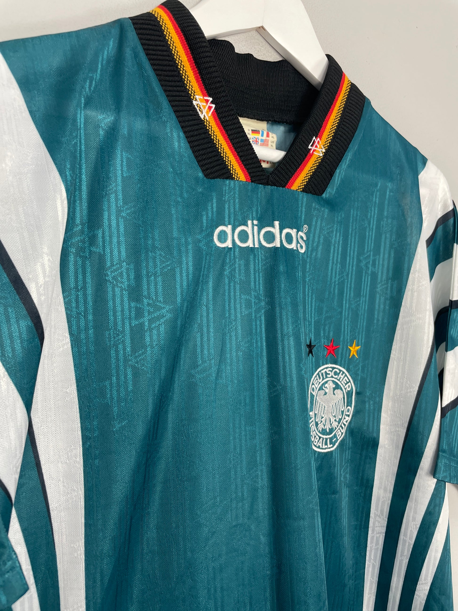 Cult Kits - 1996/98 Spain Home Shirt (M) Adidas