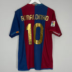 2006/07 BARCELONA RONALDINHO #10 HOME SHIRT (M) NIKE