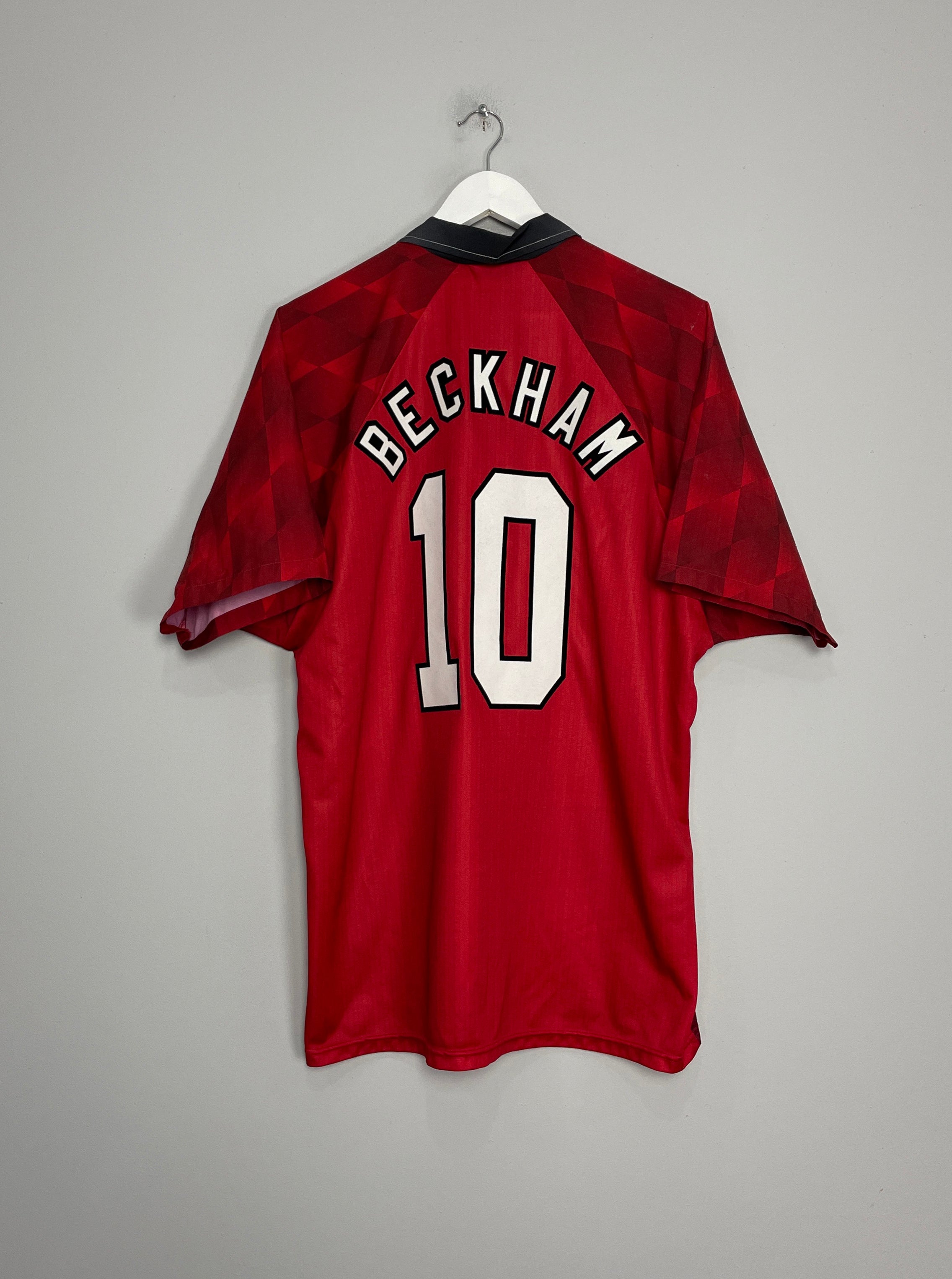 1996/97 MANCHESTER UNITED BECKHAM #10 HOME SHIRT (XL) UMBRO