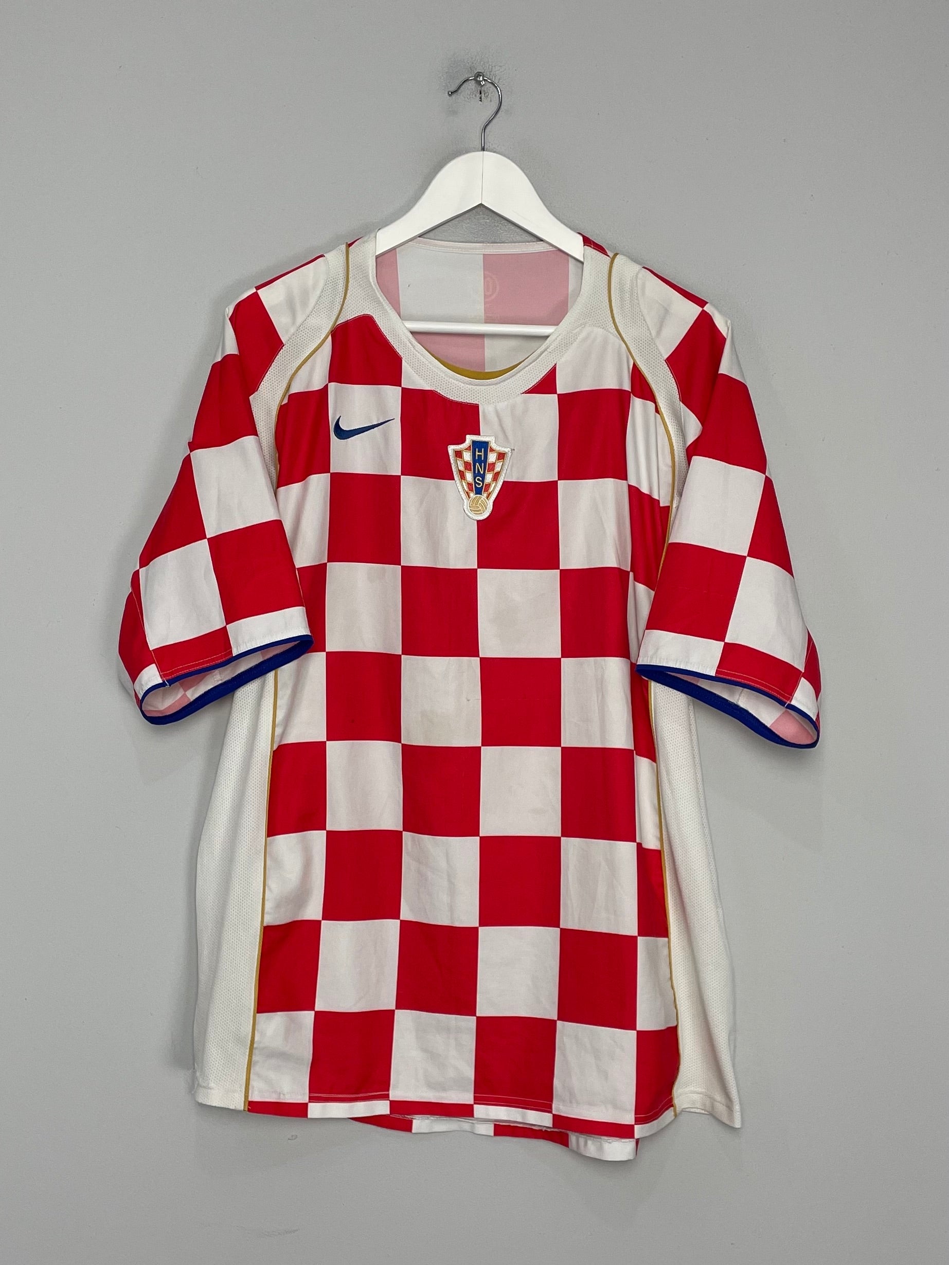 2004/06 CROATIA HOME SHIRT (L) NIKE