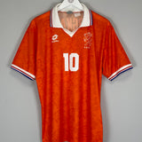 1994 NETHERLANDS BERGKAMP #10 HOME SHIRT (M) LOTTO