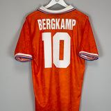 1994 NETHERLANDS BERGKAMP #10 HOME SHIRT (M) LOTTO