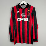 Image of the AC Milan shirt from the 1995/96 season