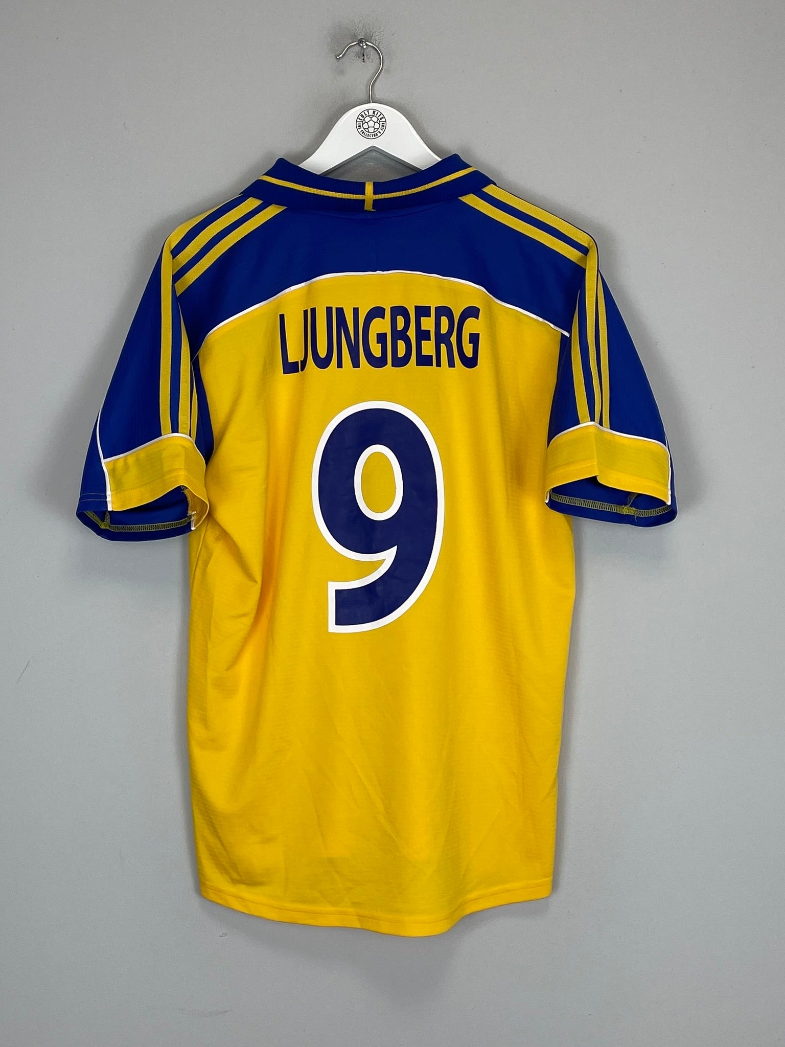 2000/02 SWEDEN LJUNGBERG #9 HOME SHIRT (M) ADIDAS