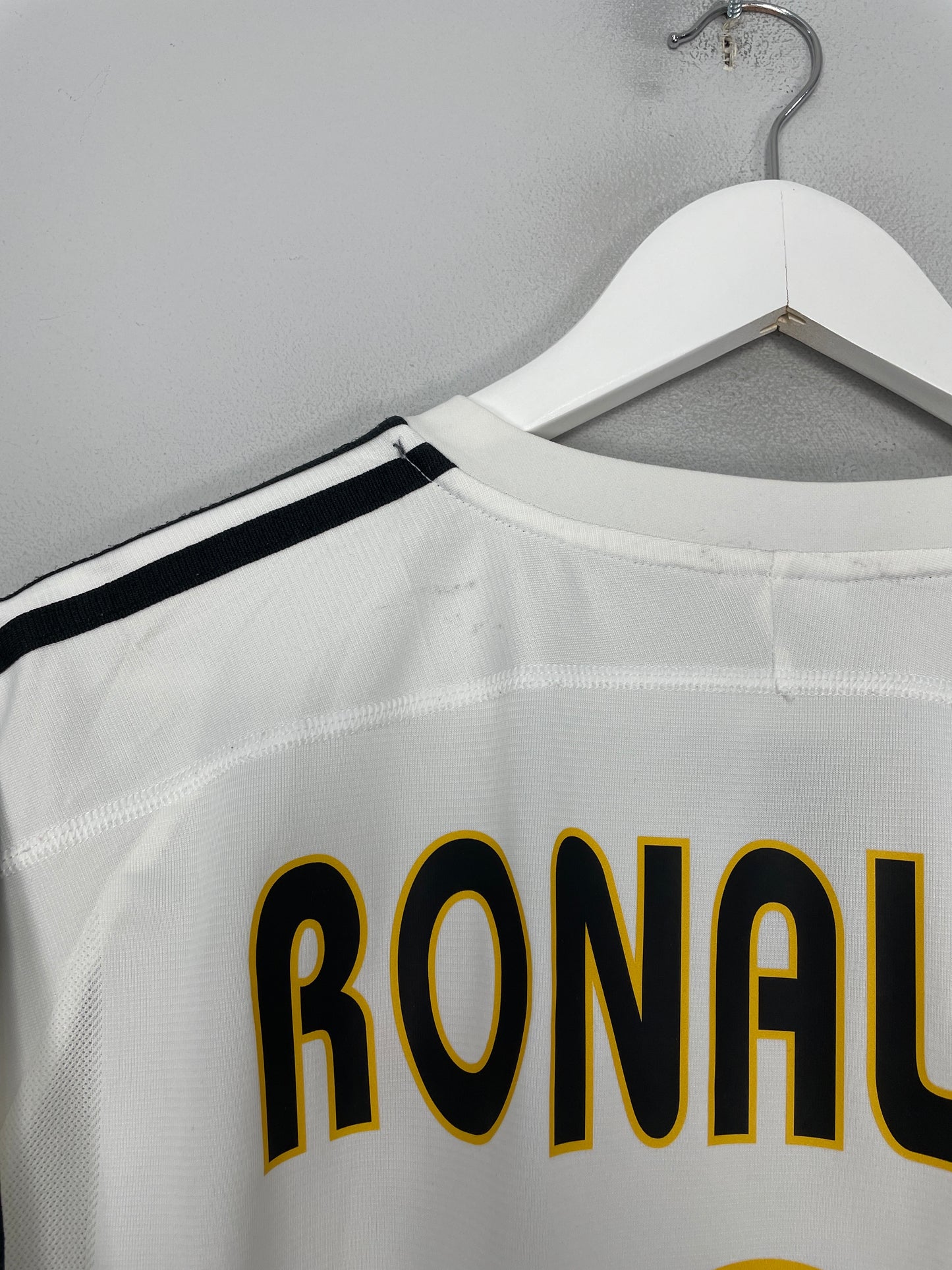 2003/04 REAL MADRID RONALDO #9 HOME SHIRT (L) ADIDAS