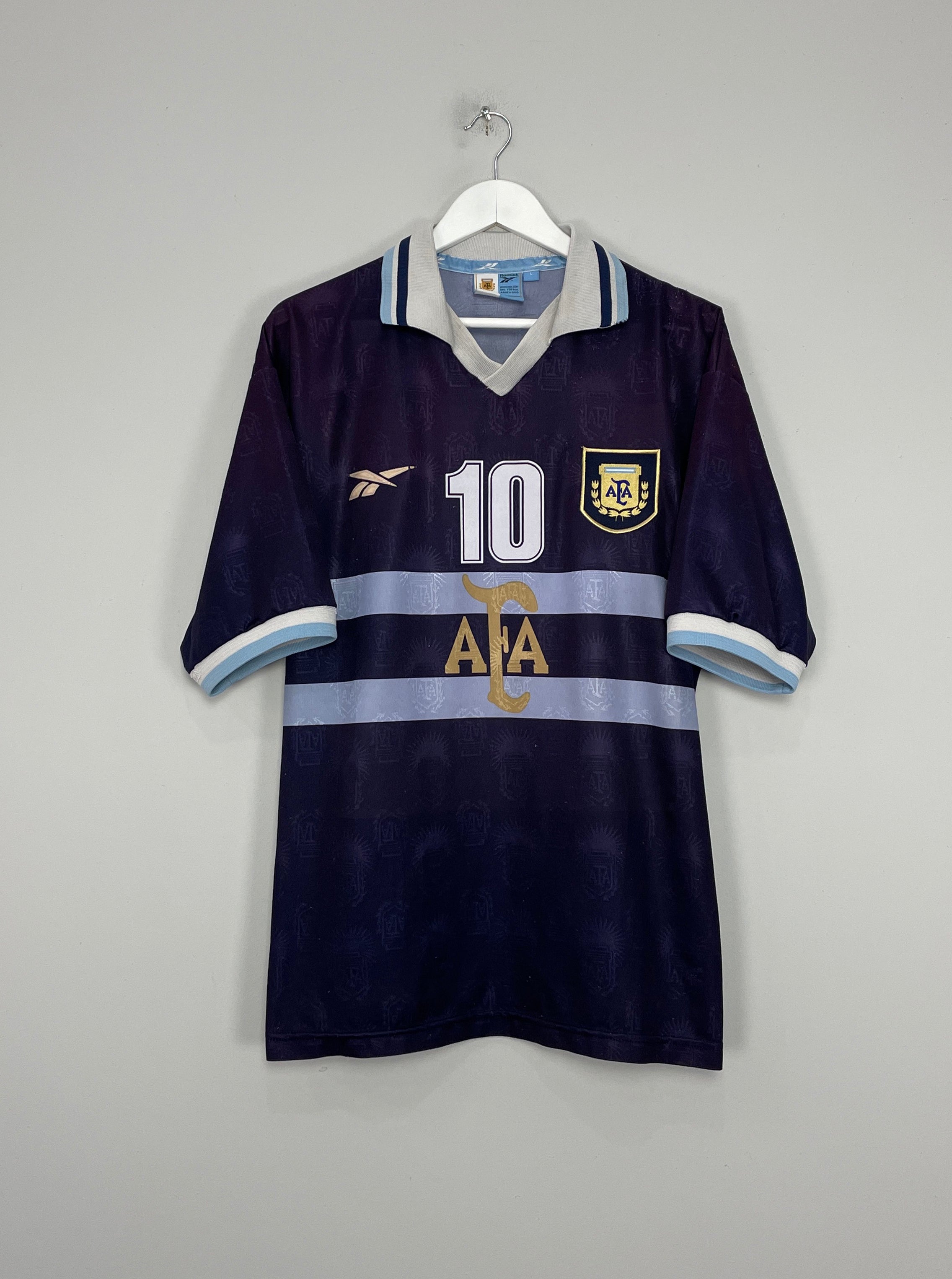 Image of the Argentina shirt from the 1999/00 season