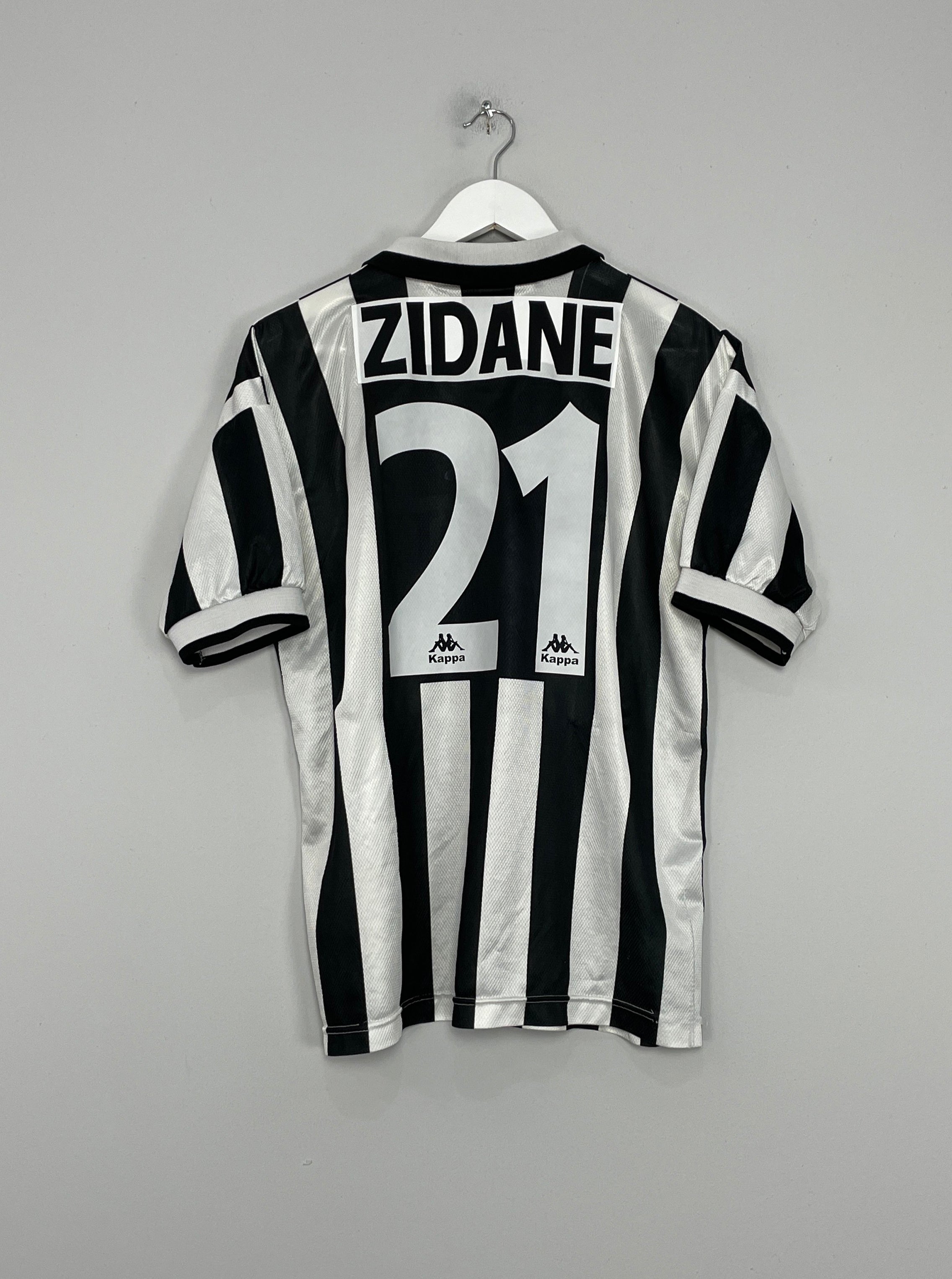 Image of the Juventus Zidane shirt from the 1996/97 season